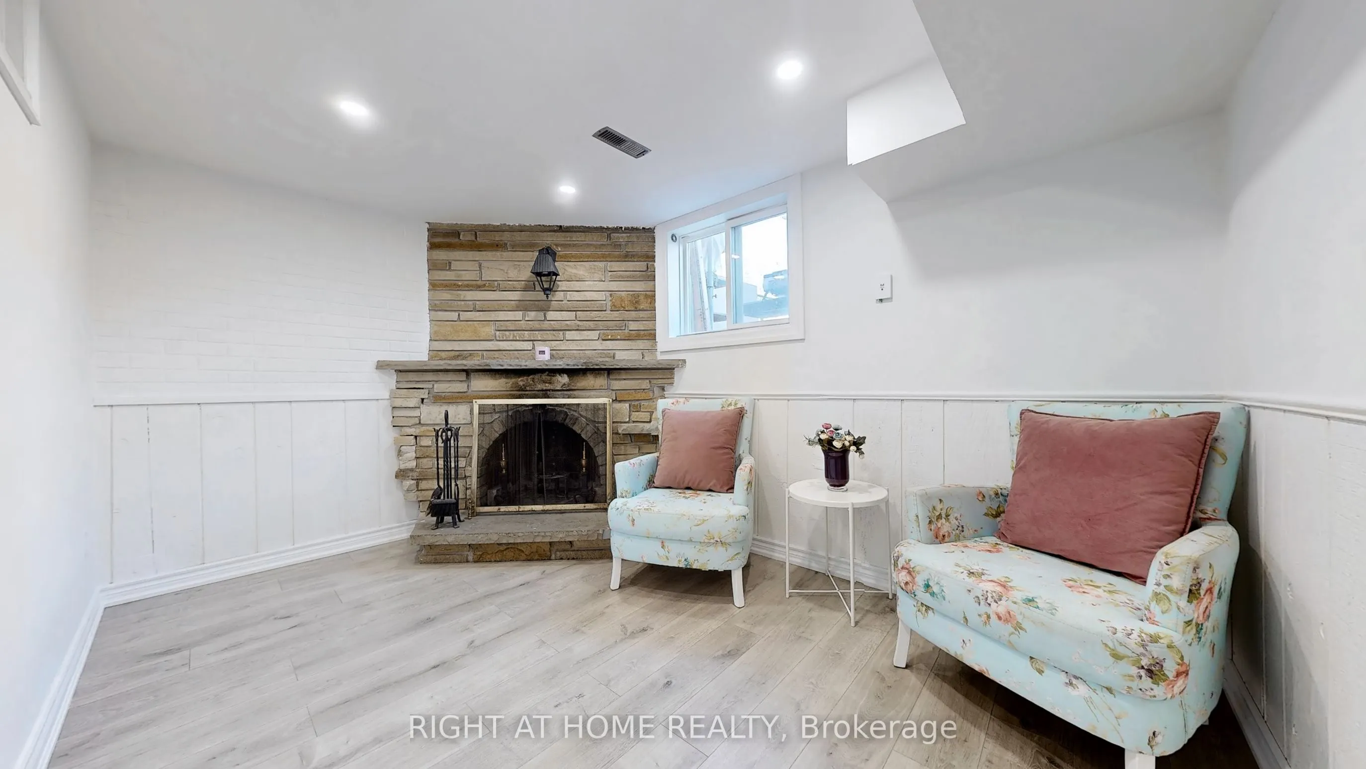 12A Kenmore Avenue