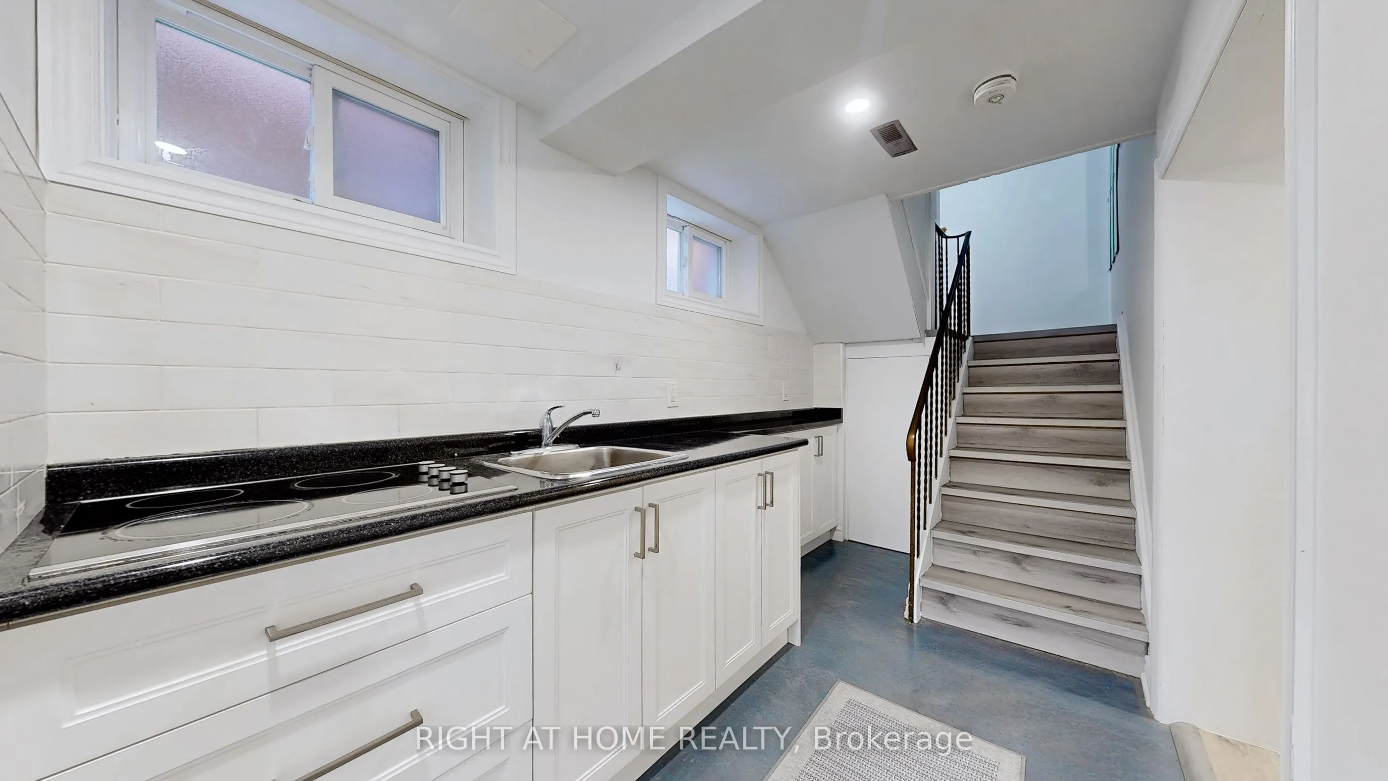 12A Kenmore Avenue