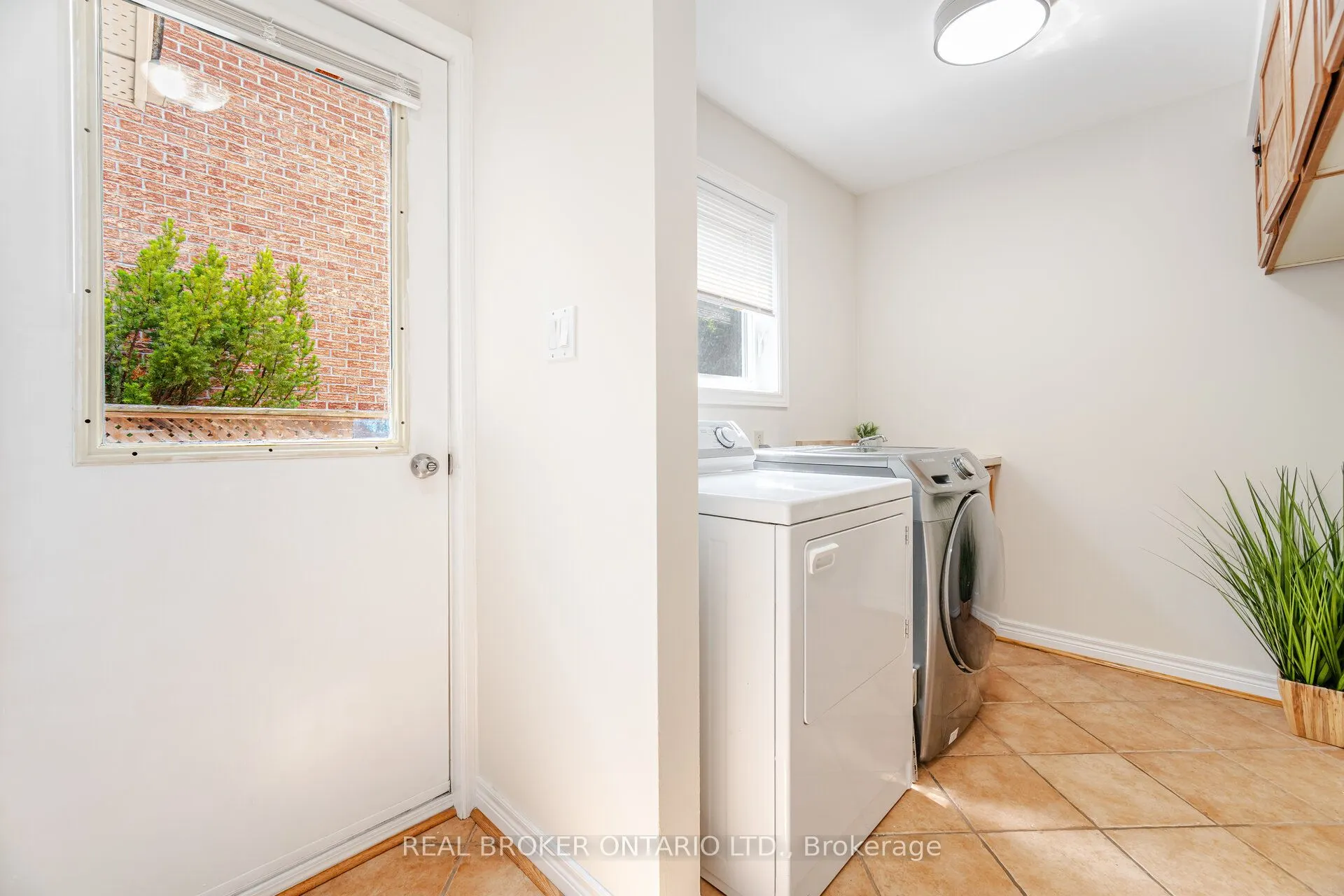 206 Gwendolyn Street