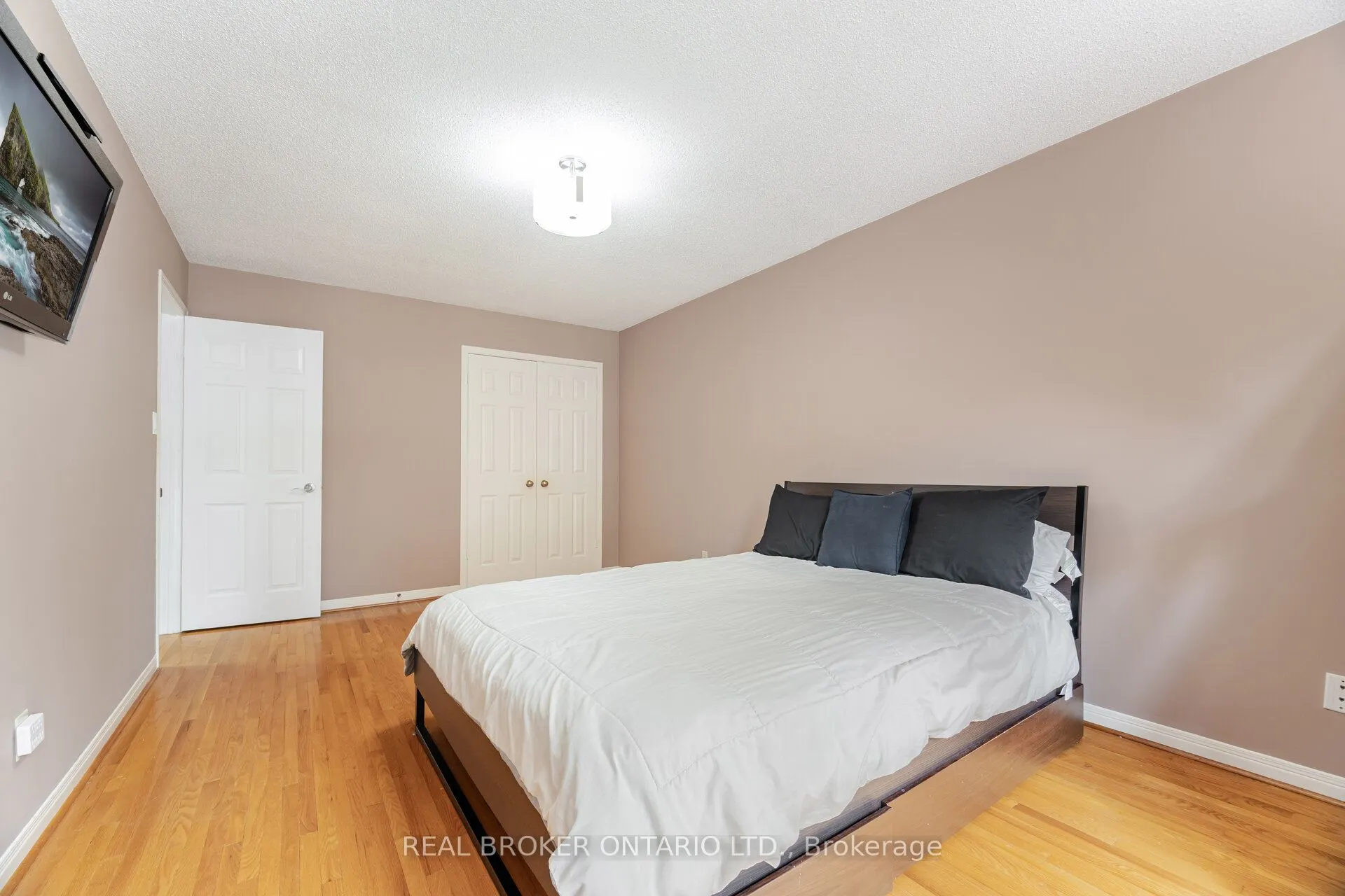 206 Gwendolyn Street