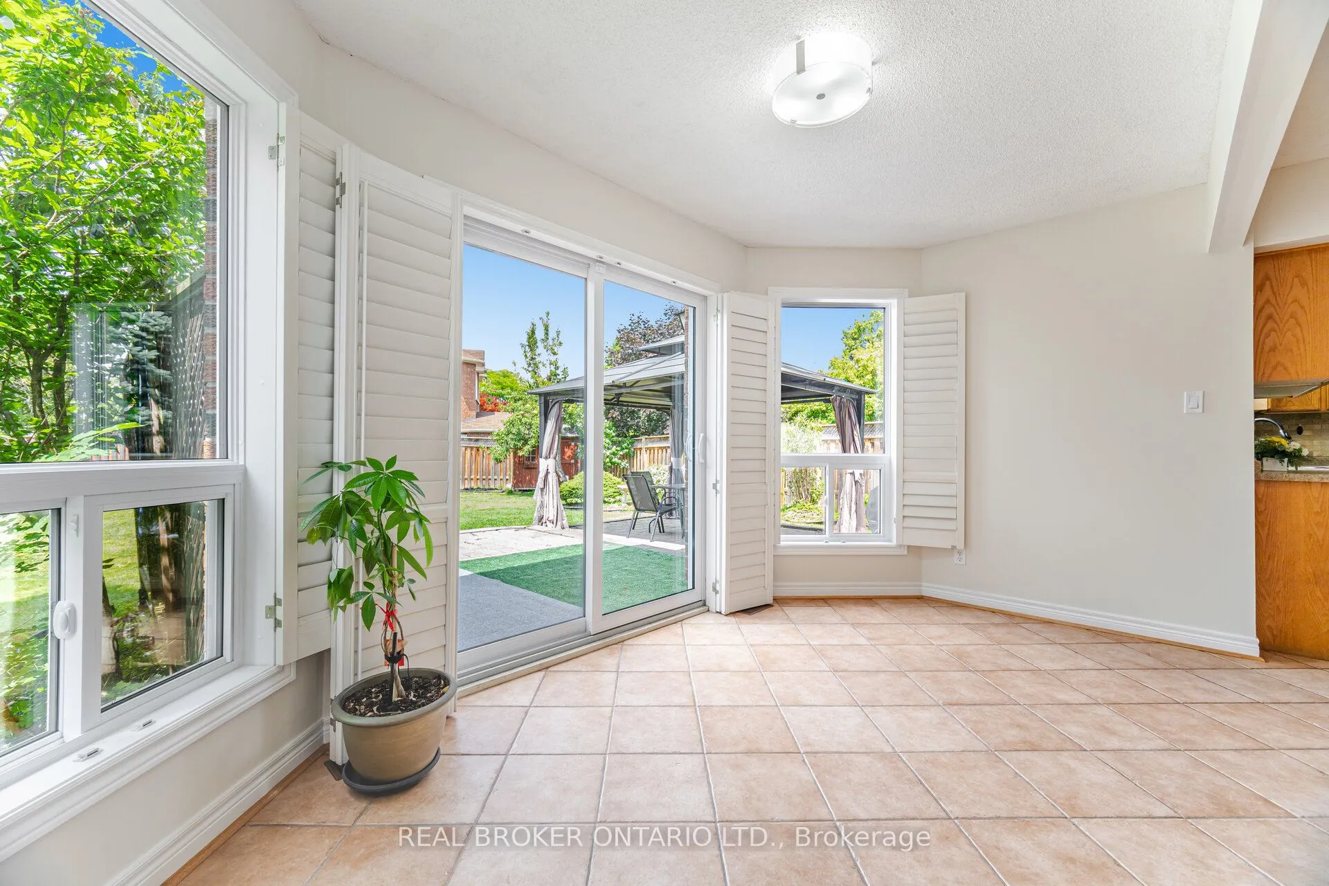 206 Gwendolyn Street
