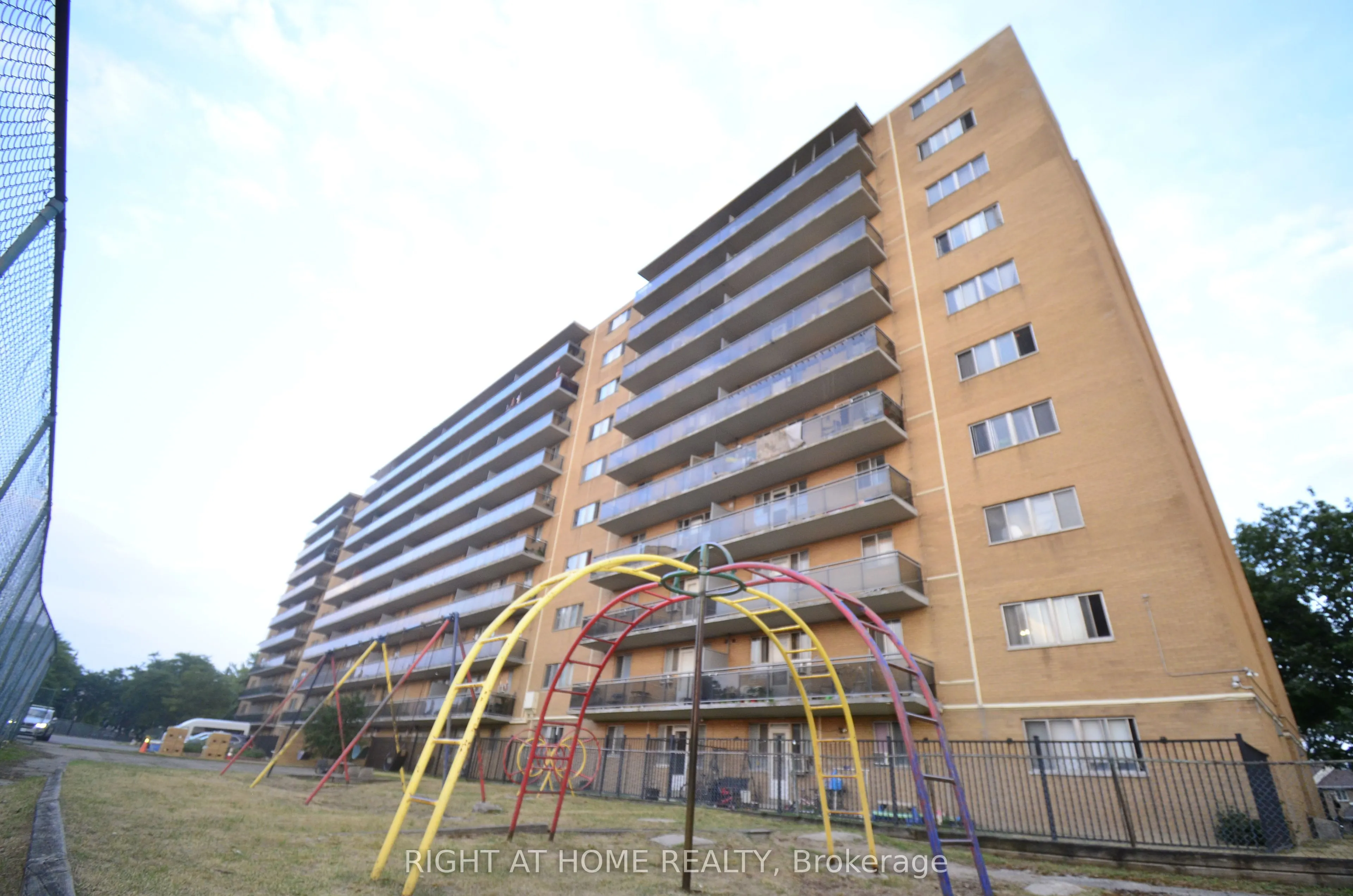 100 Dundalk Drive, #216