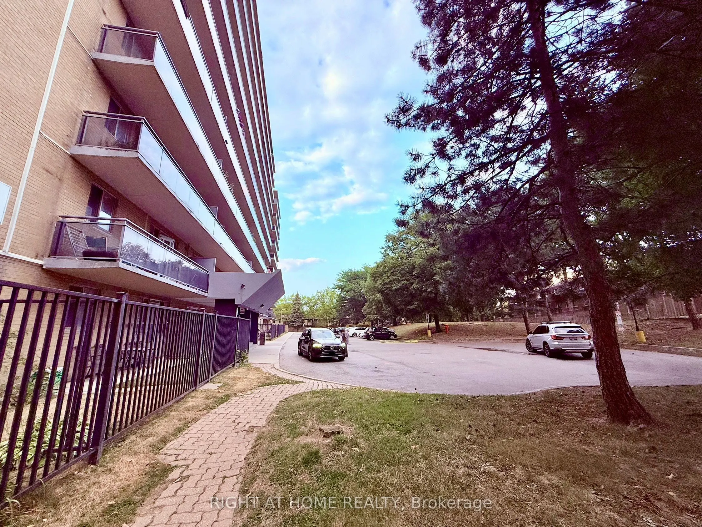 100 Dundalk Drive, #216