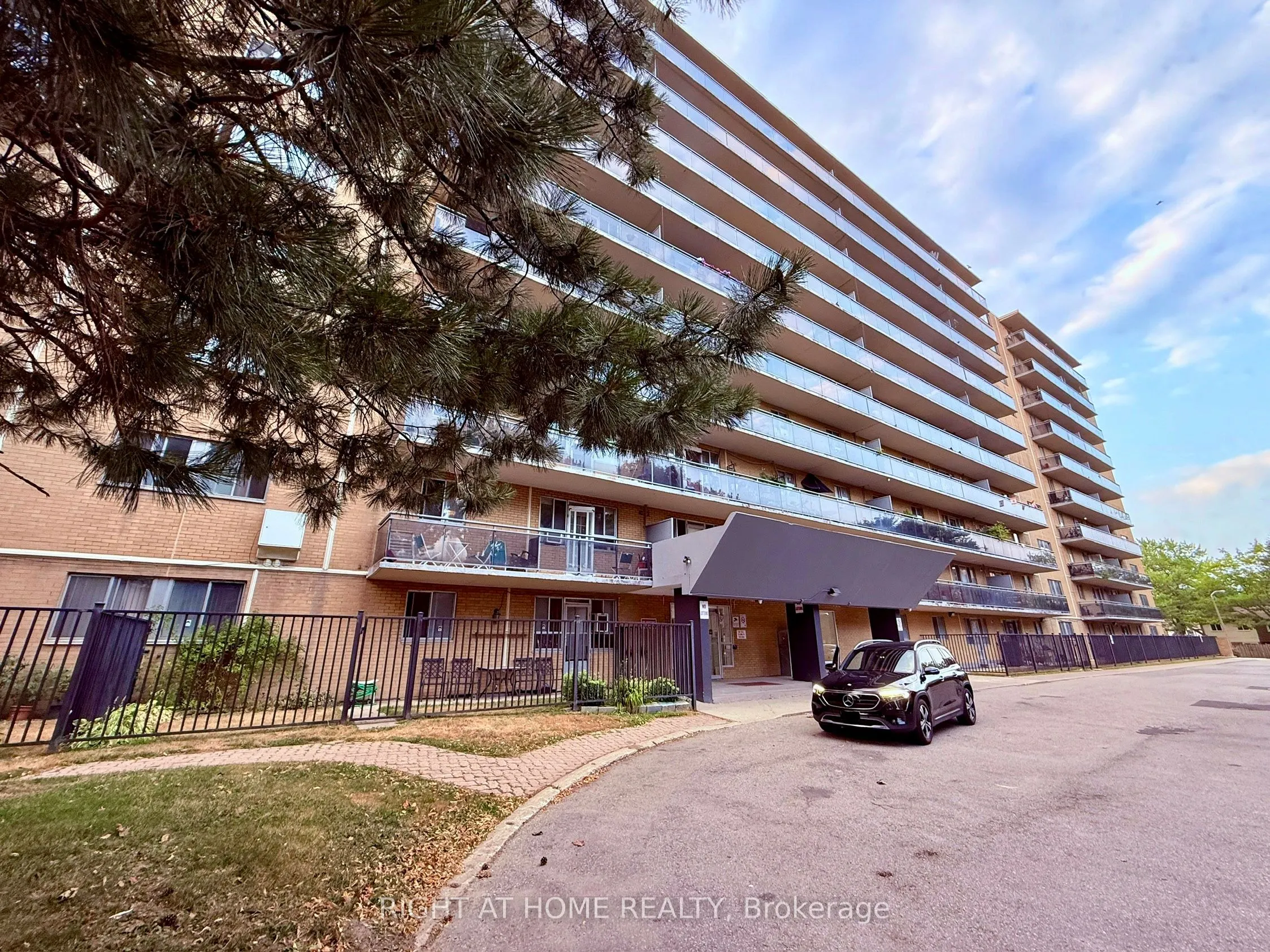 100 Dundalk Drive, #216