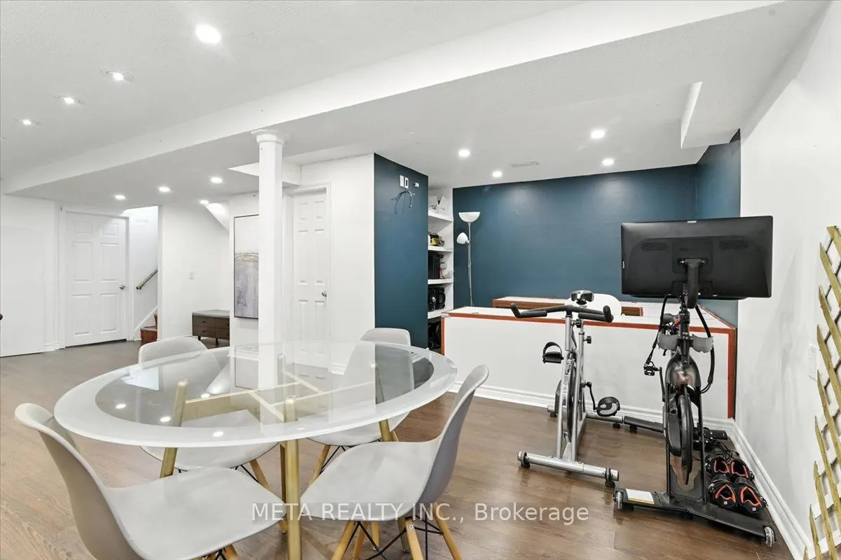 1567 Jaywin Circle