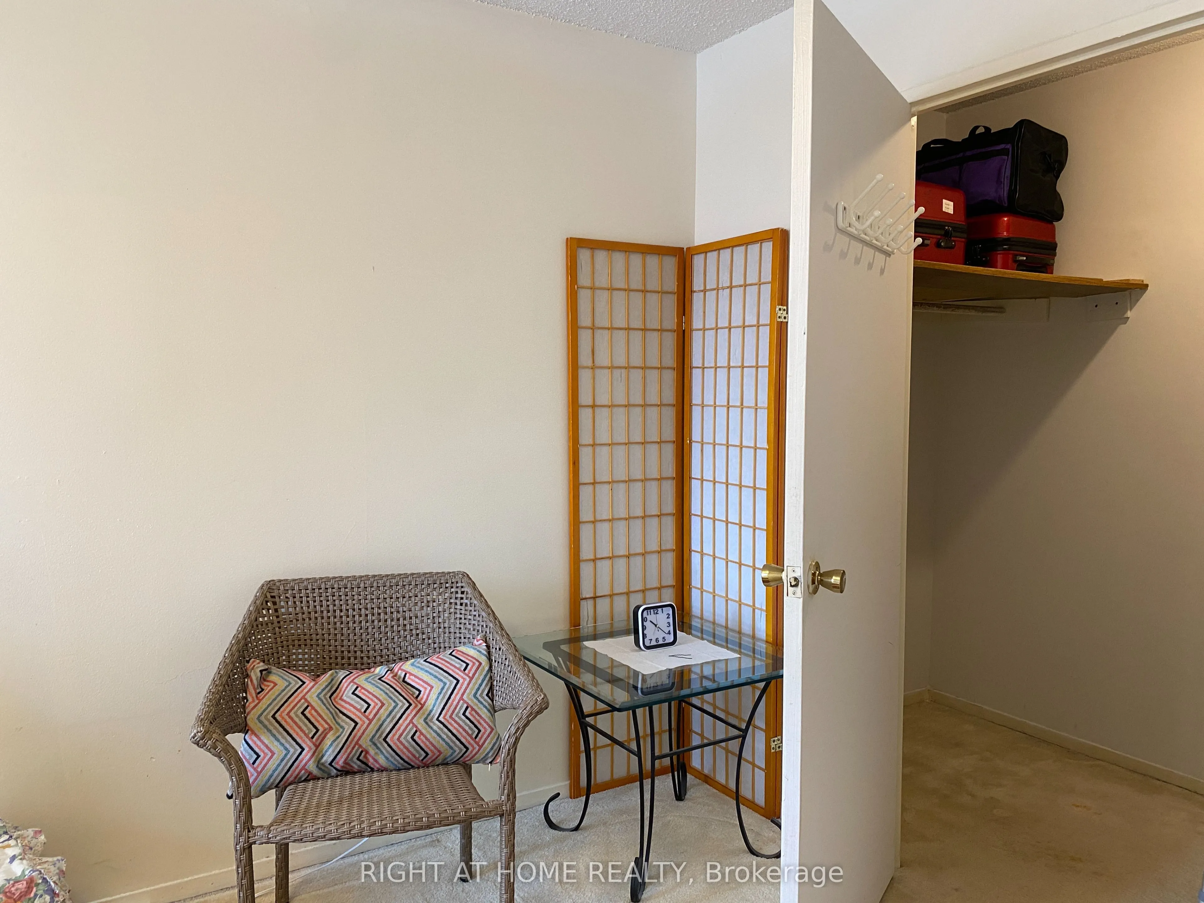 4060 Lawrence Avenue E, #505