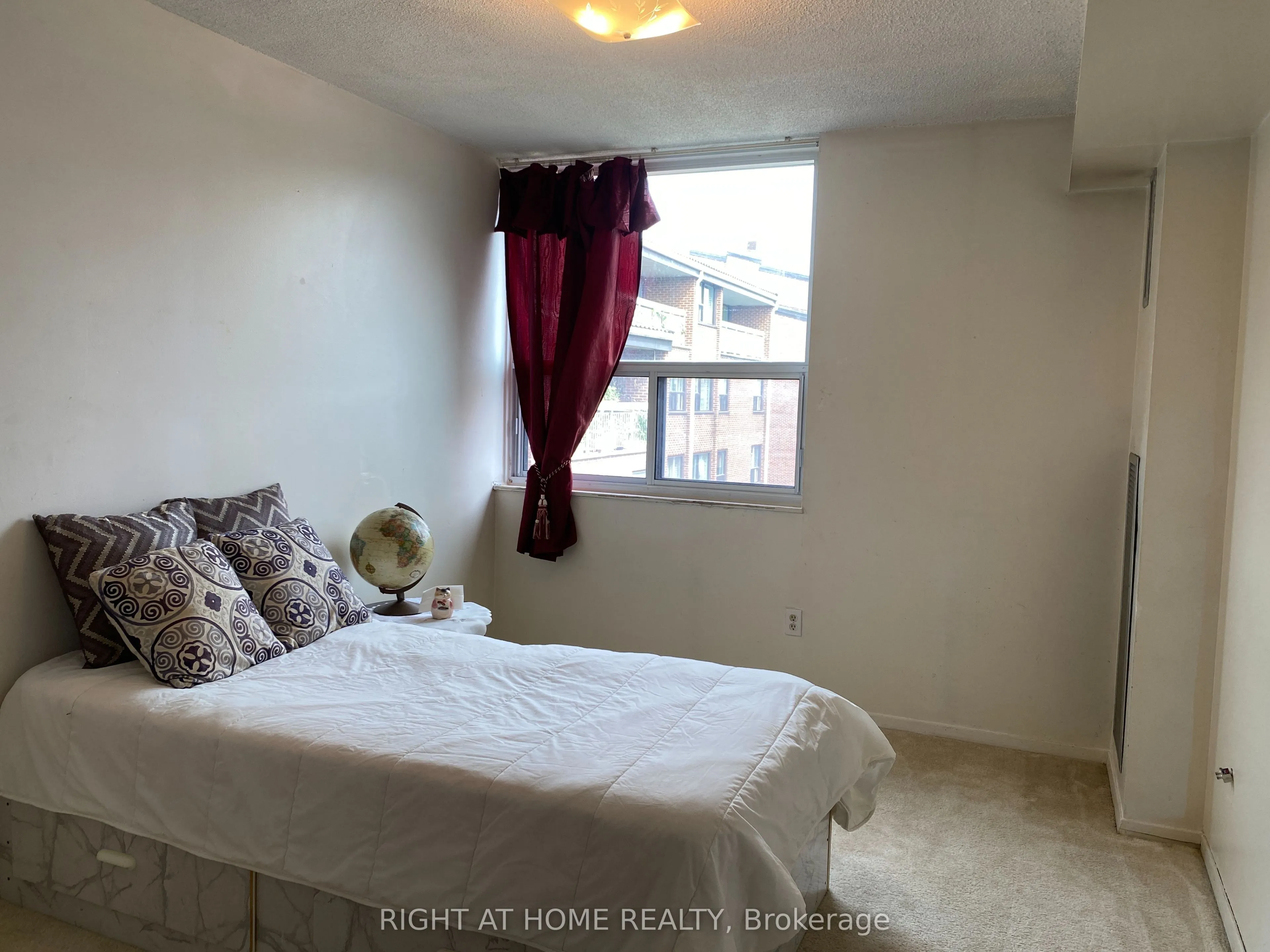 4060 Lawrence Avenue E, #505