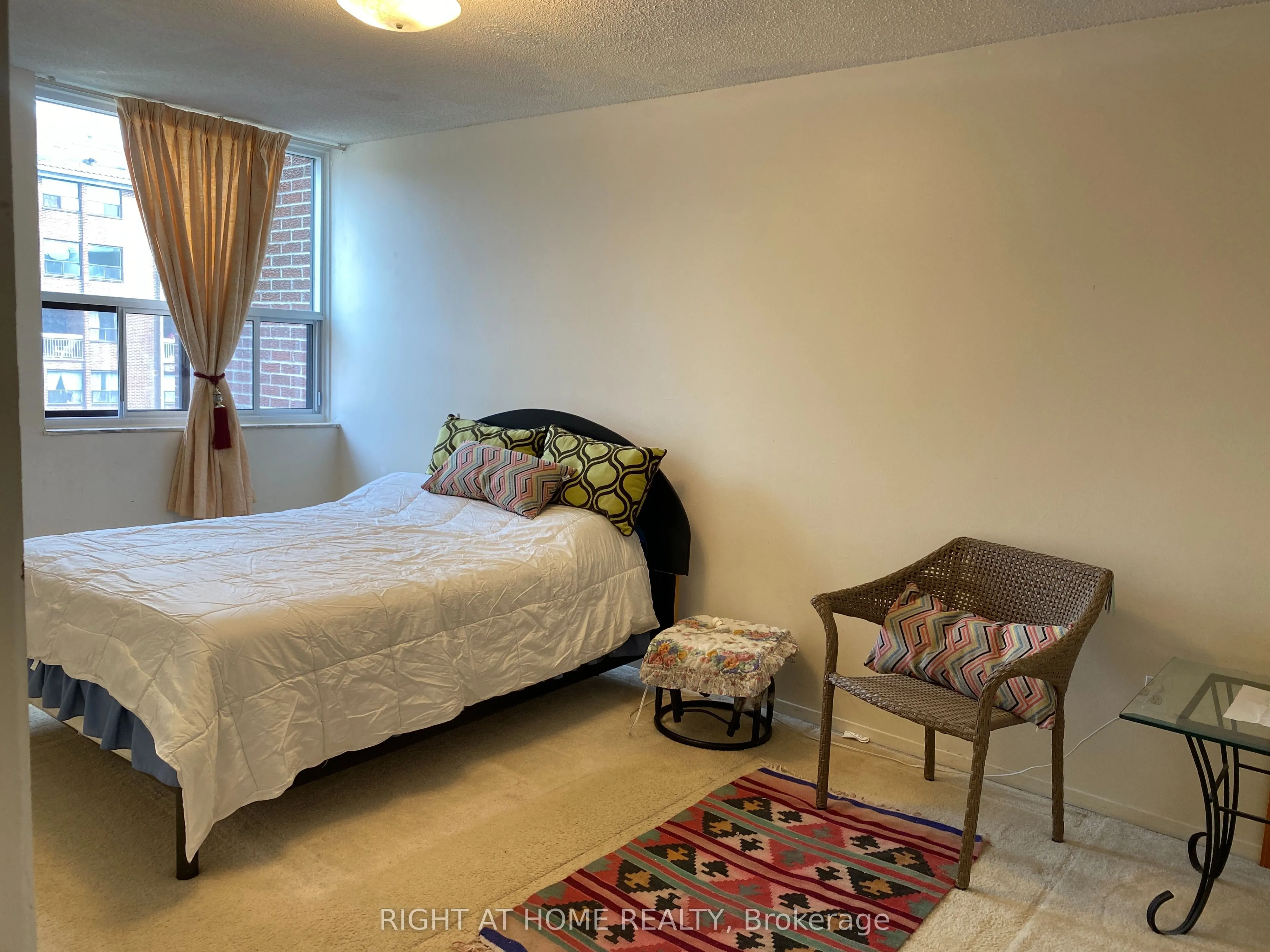 4060 Lawrence Avenue E, #505