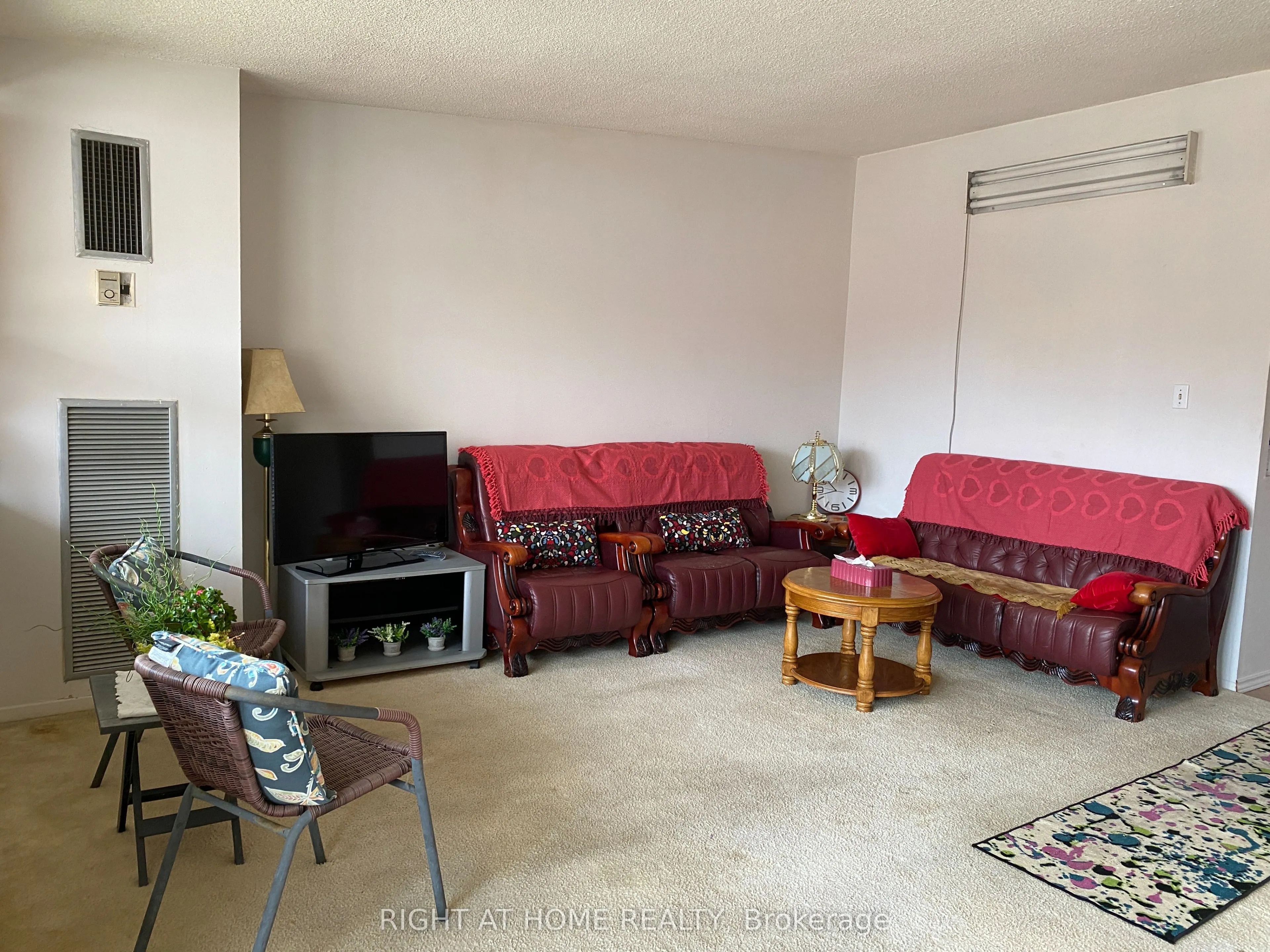 4060 Lawrence Avenue E, #505
