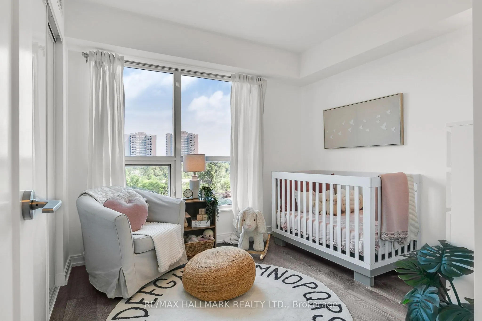 275 Village Green Square, #522