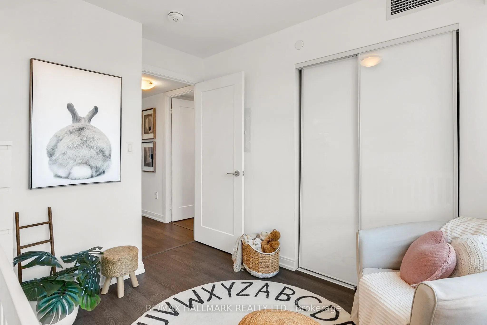 275 Village Green Square, #522