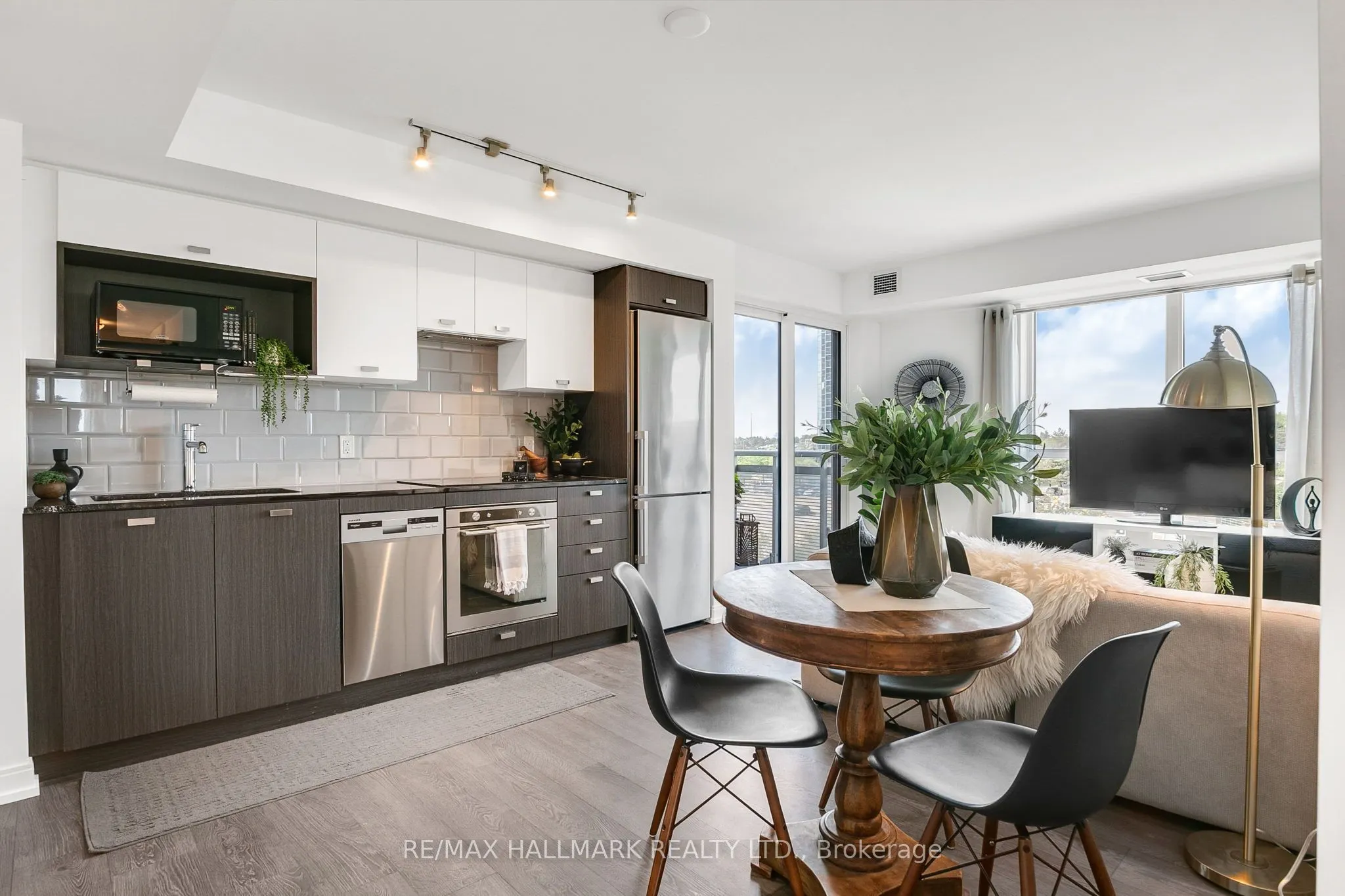 275 Village Green Square, #522