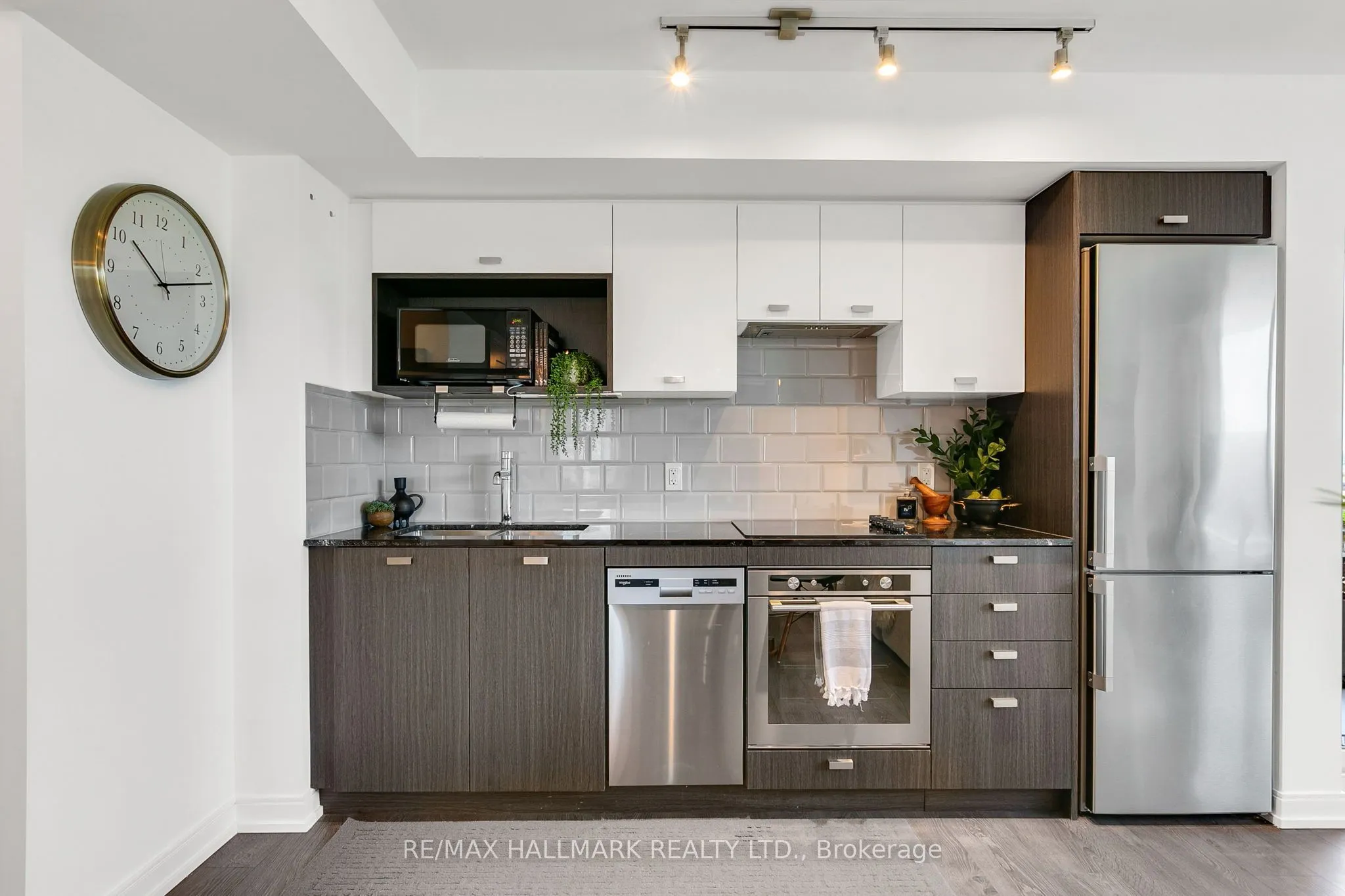 275 Village Green Square, #522