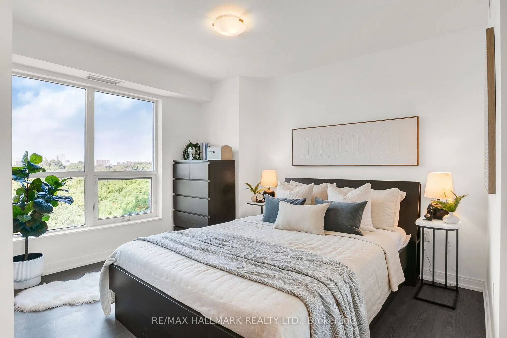 275 Village Green Square, #522