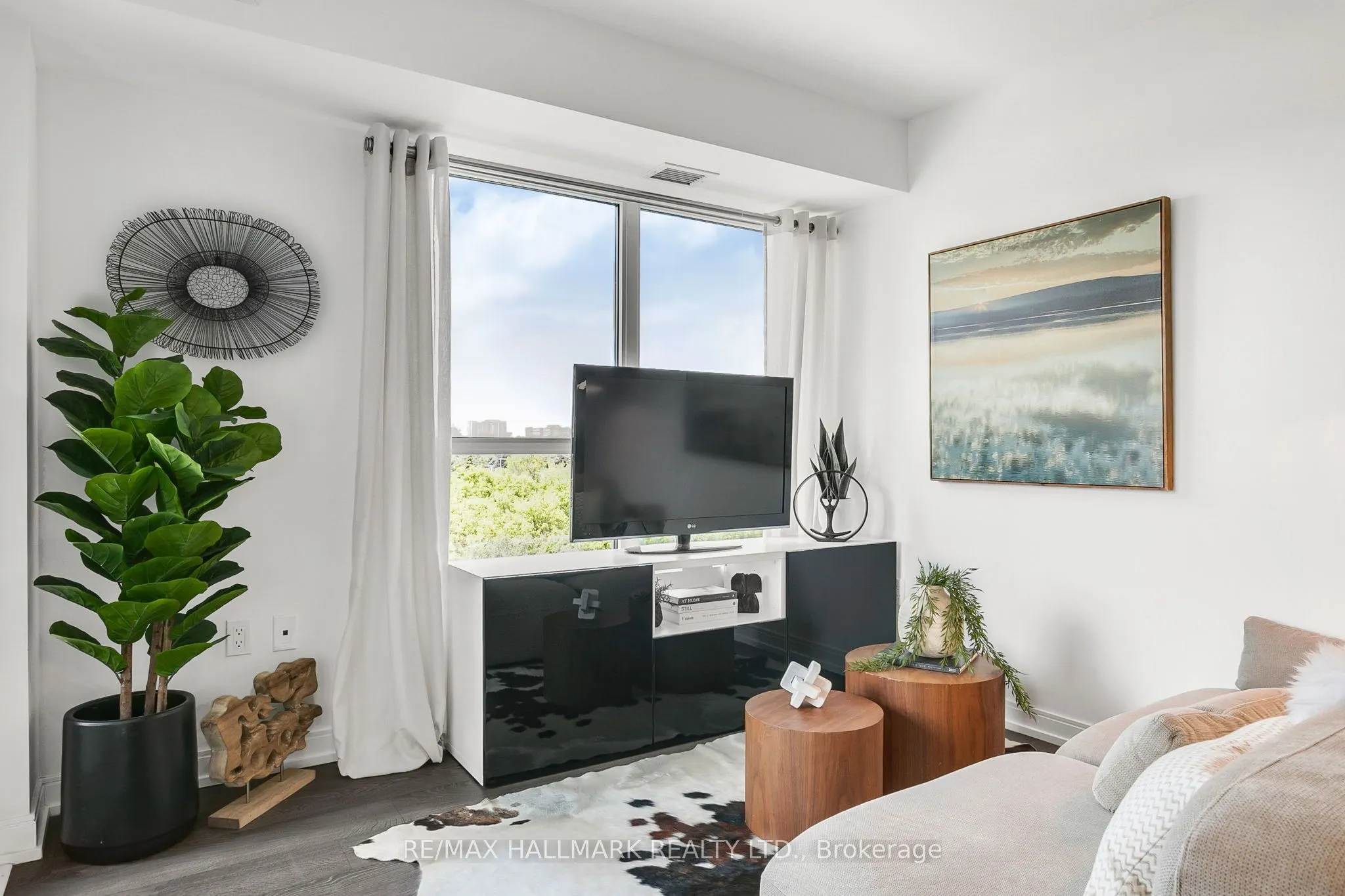 275 Village Green Square, #522
