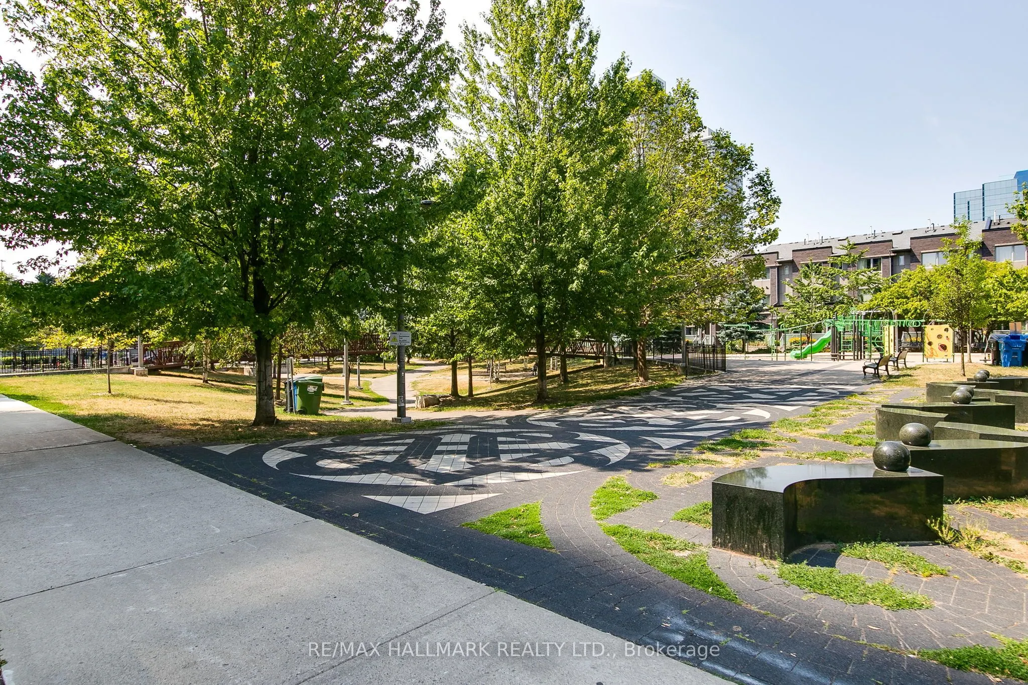275 Village Green Square, #522