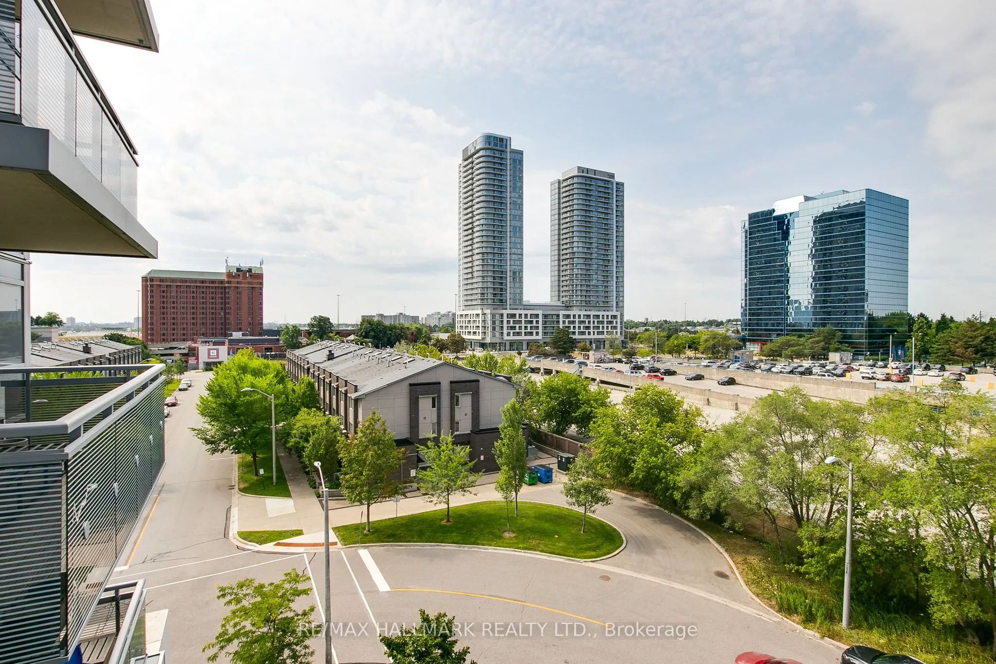 275 Village Green Square, #522