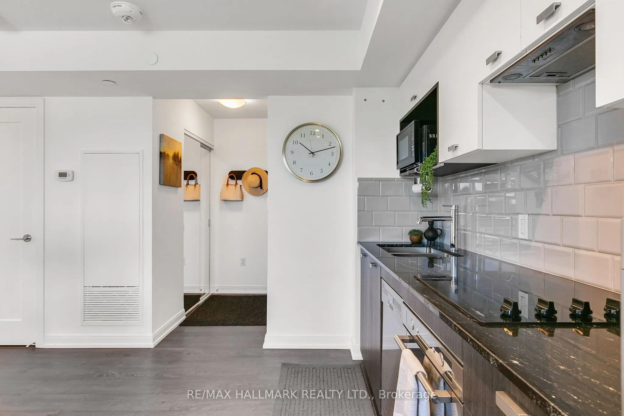 275 Village Green Square, #522