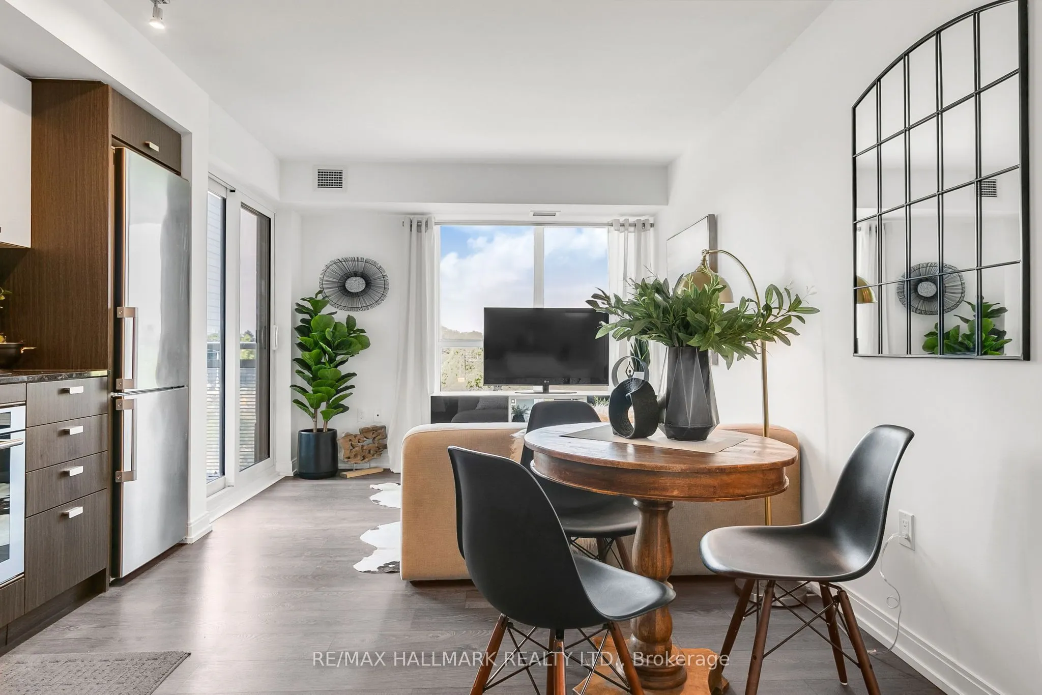 275 Village Green Square, #522