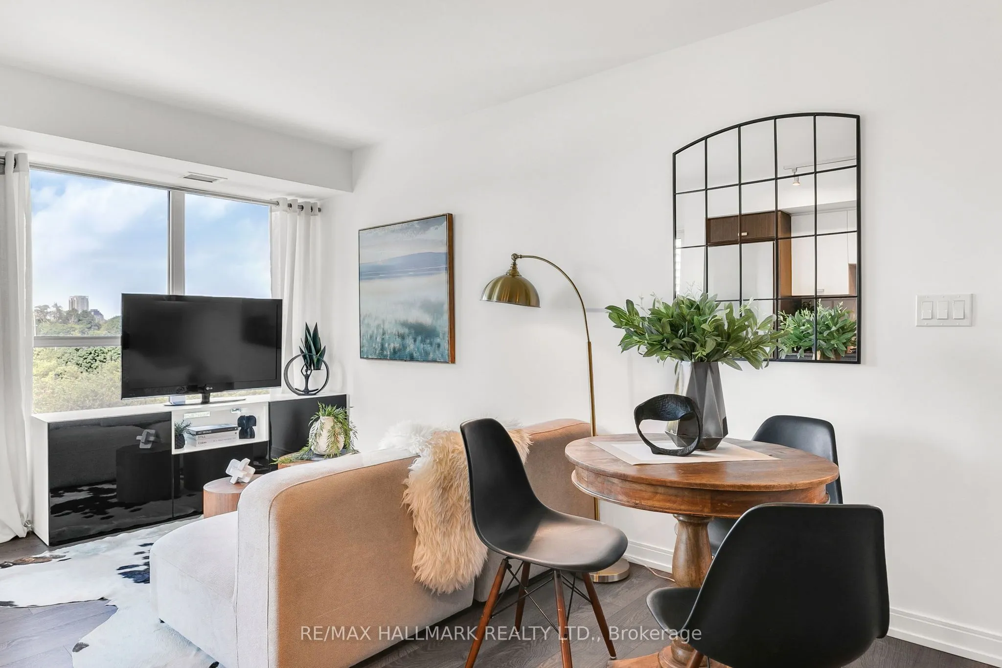 275 Village Green Square, #522