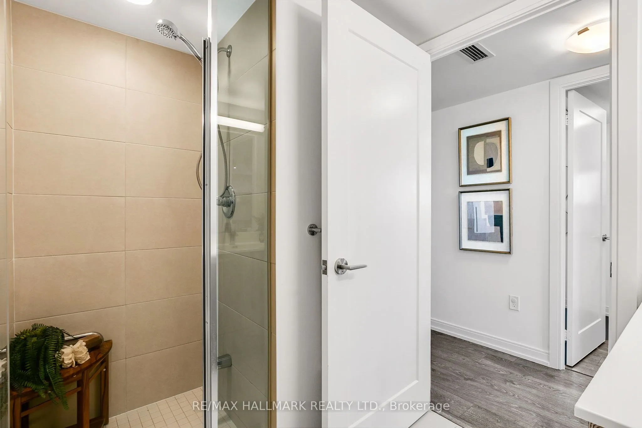 275 Village Green Square, #522