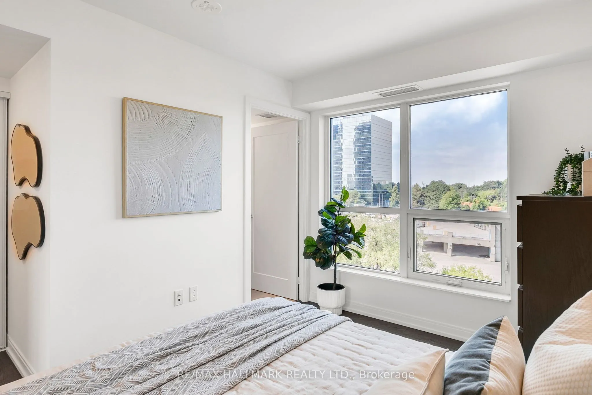 275 Village Green Square, #522