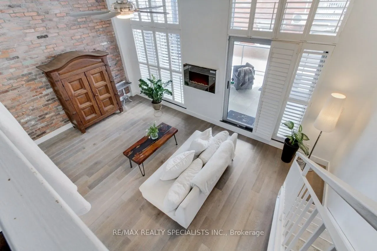 1842 Queen Street E, #204