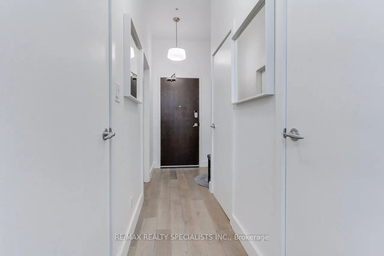 1842 Queen Street E, #204