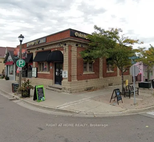 45 Baldwin Street E