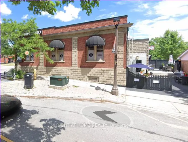 45 Baldwin Street E