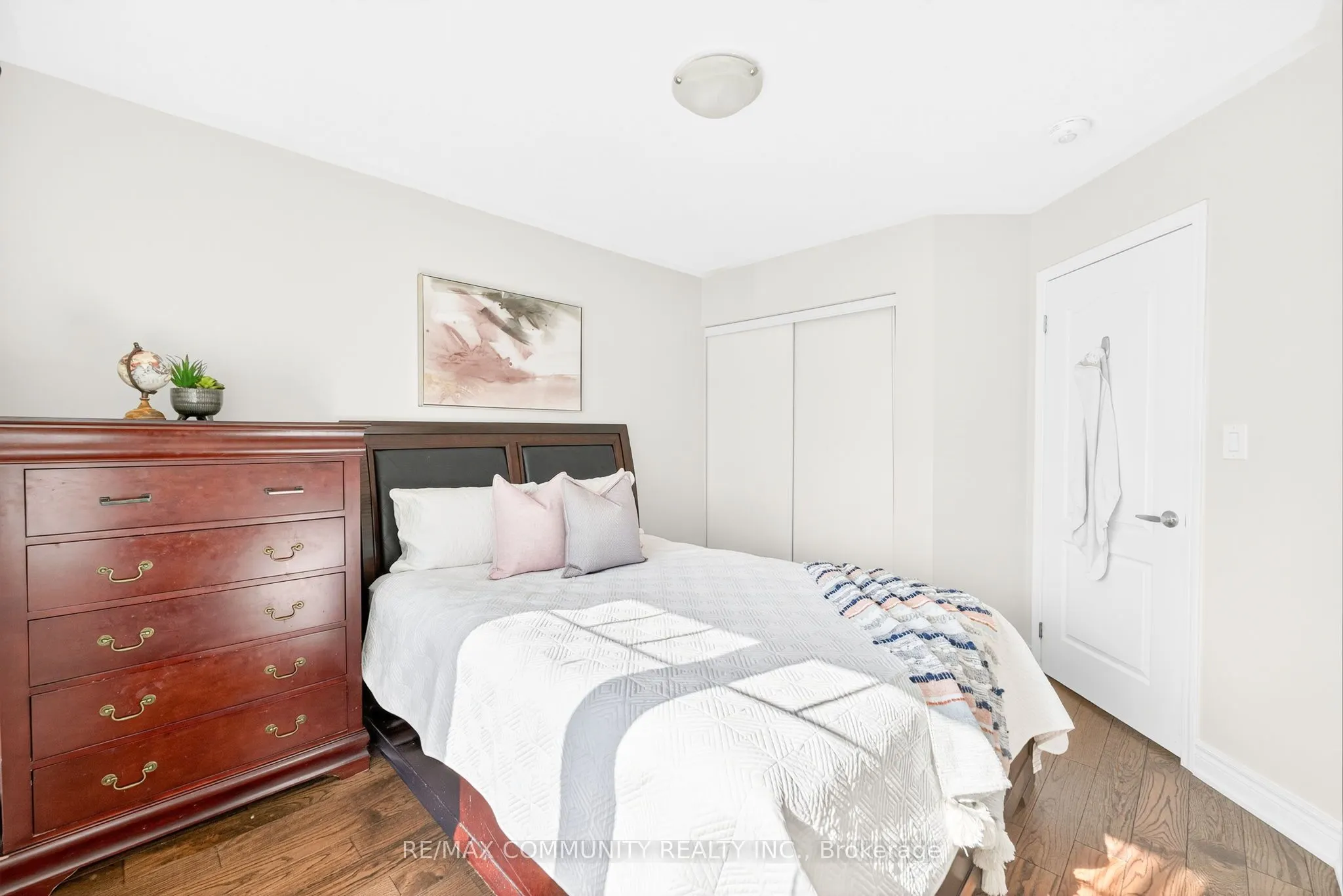 2434 Moonlight Crescent