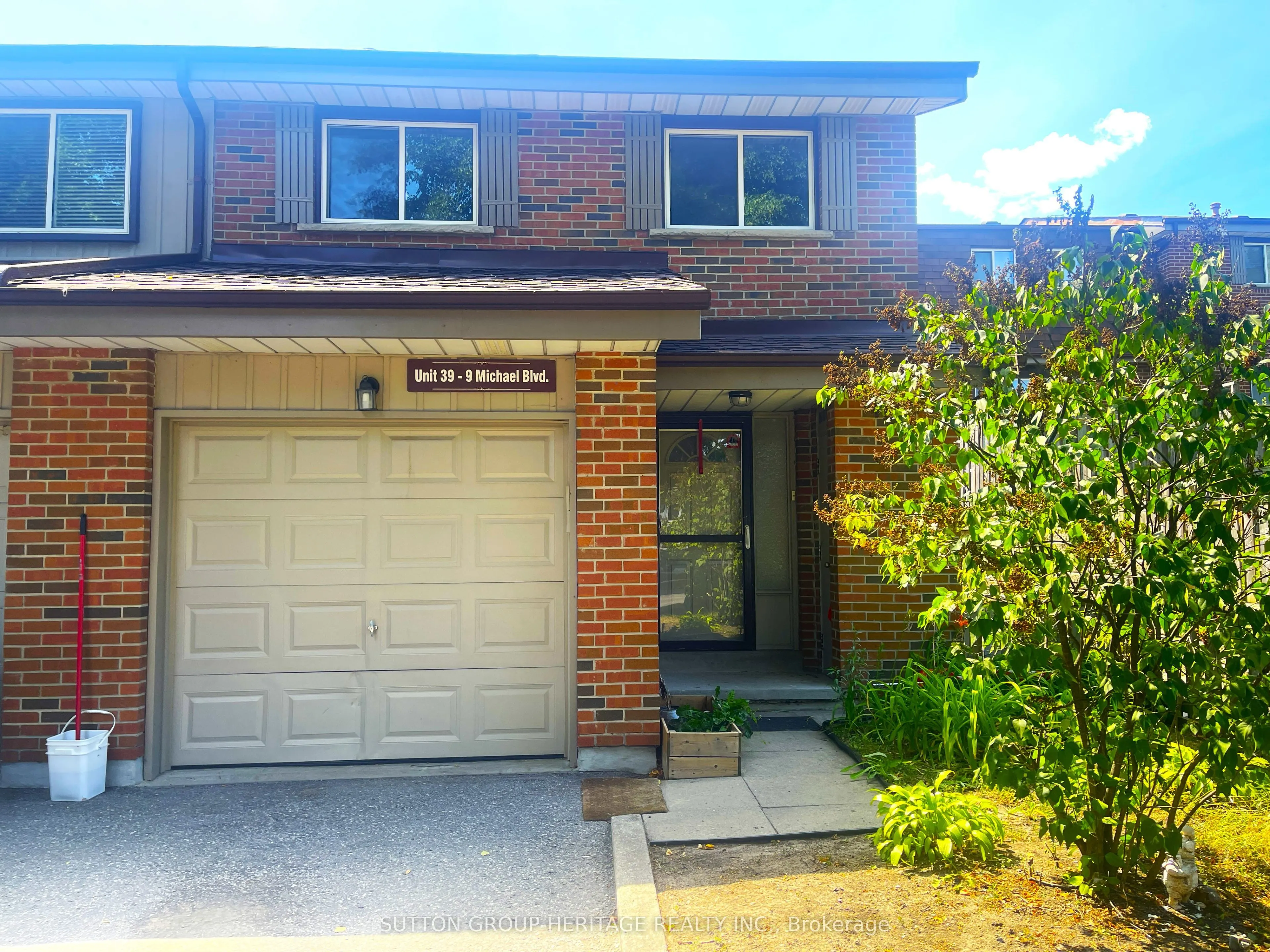 9 Michael Boulevard, #39