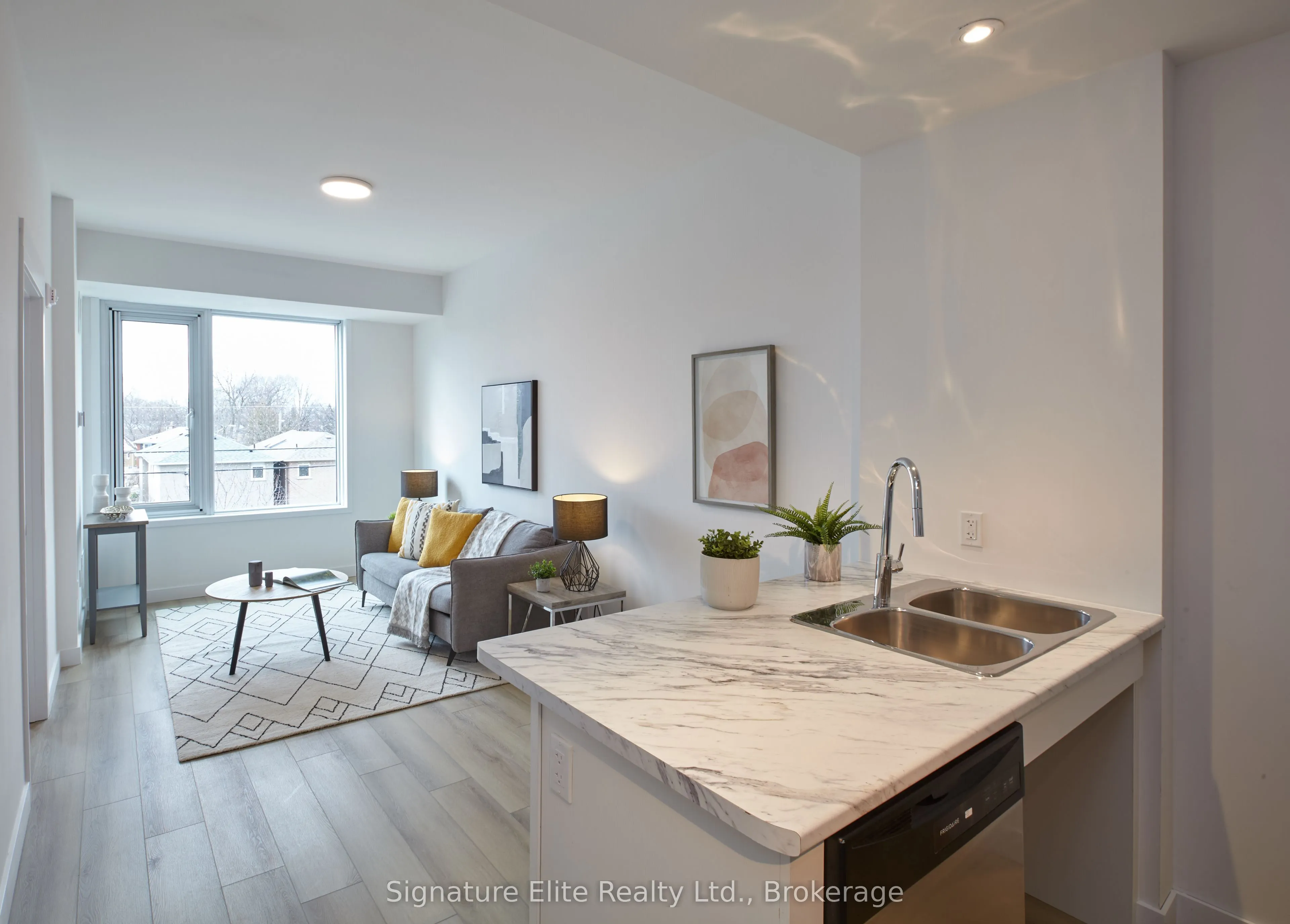 2382 Kingston Road, #607
