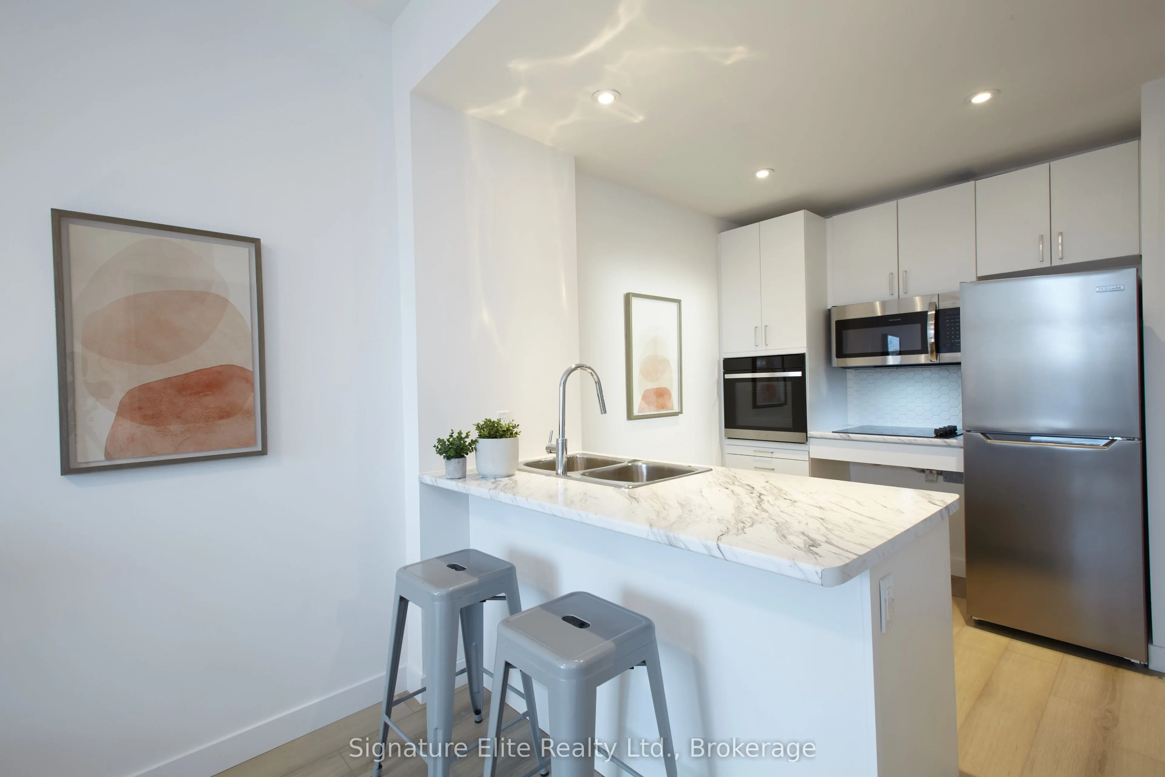 2382 Kingston Road, #607