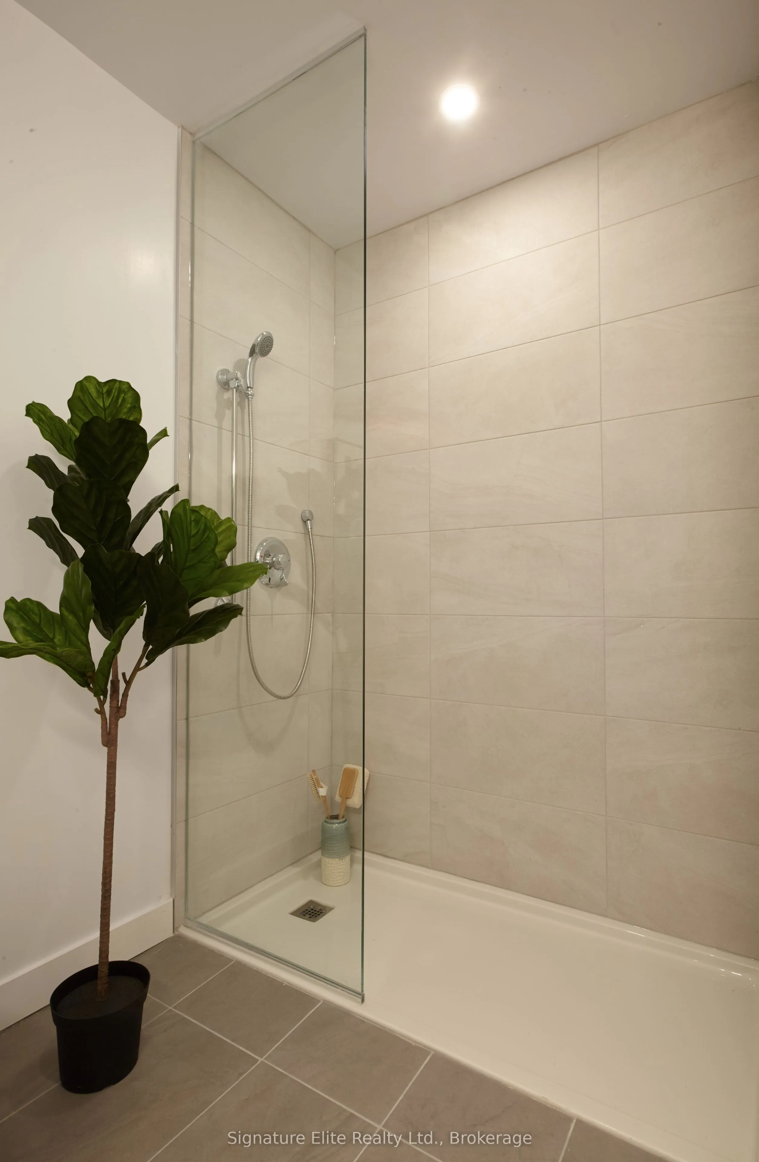 2382 Kingston Road, #607