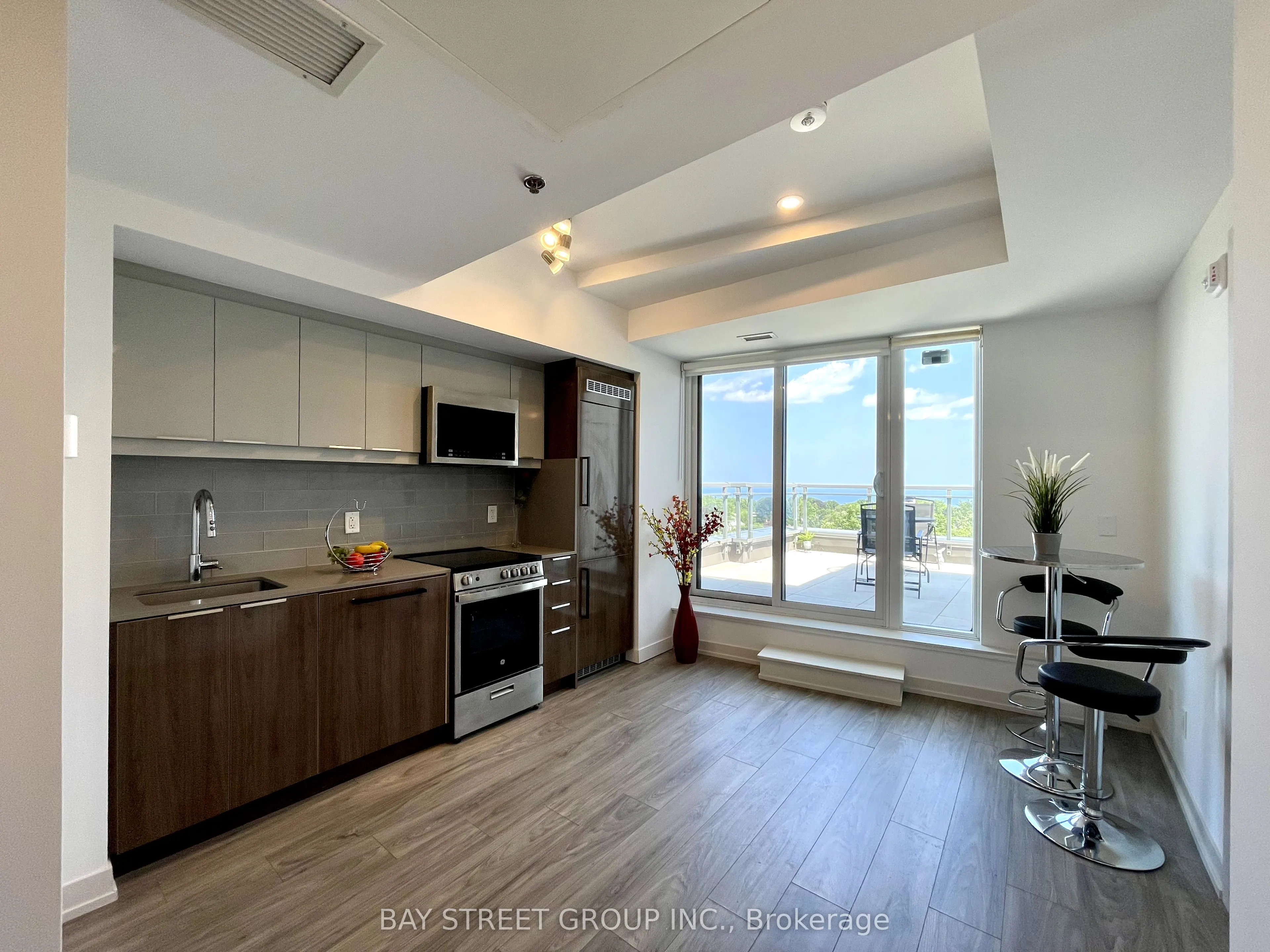 90 Glen Everest Road, #808