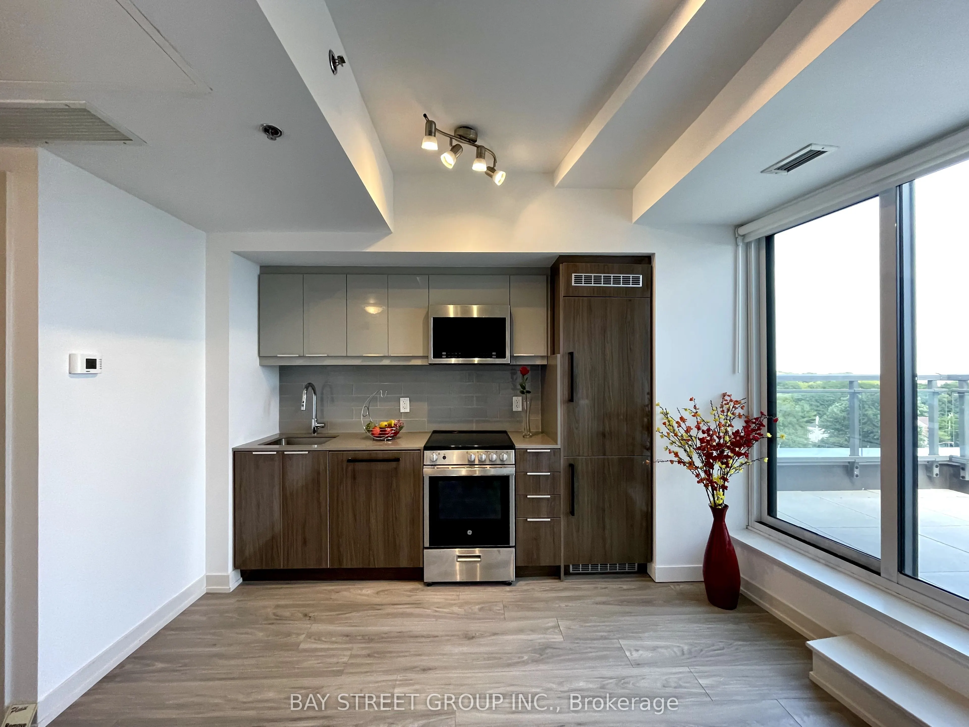 90 Glen Everest Road, #808