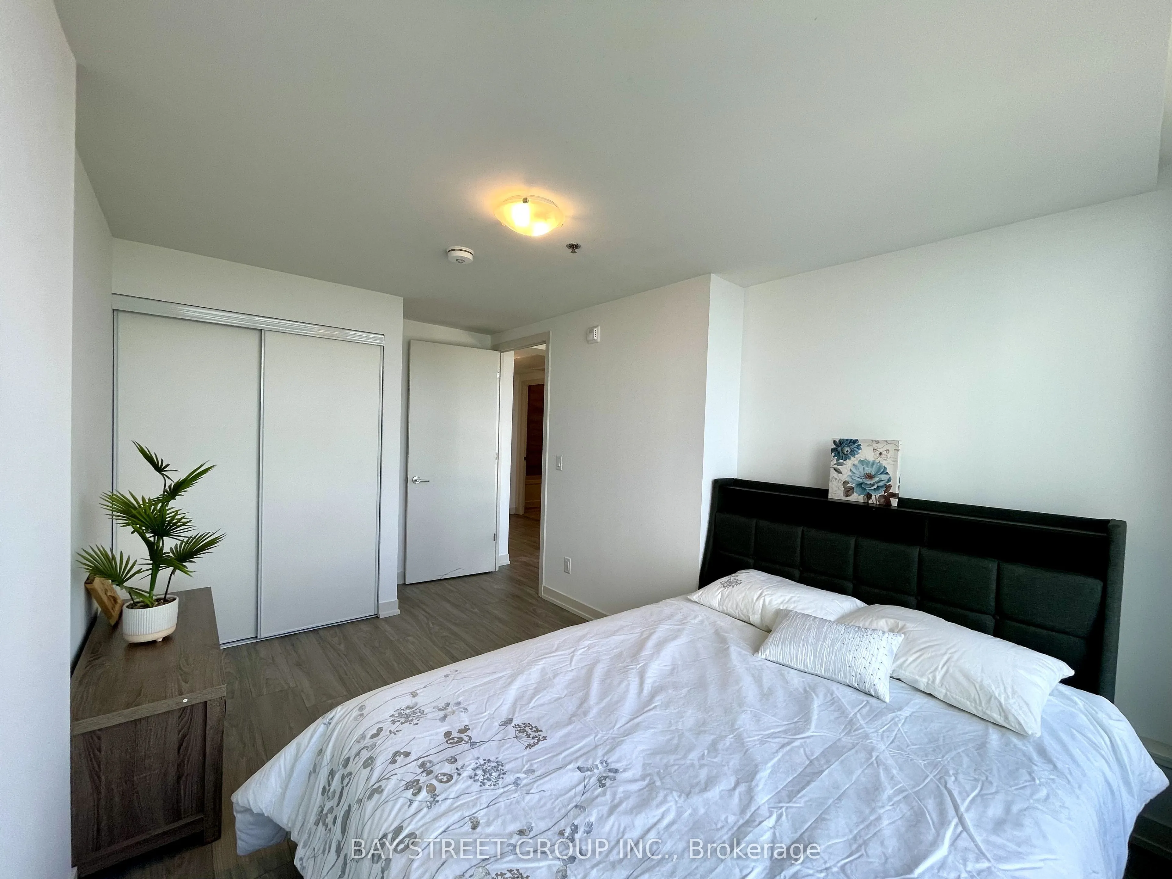 90 Glen Everest Road, #808