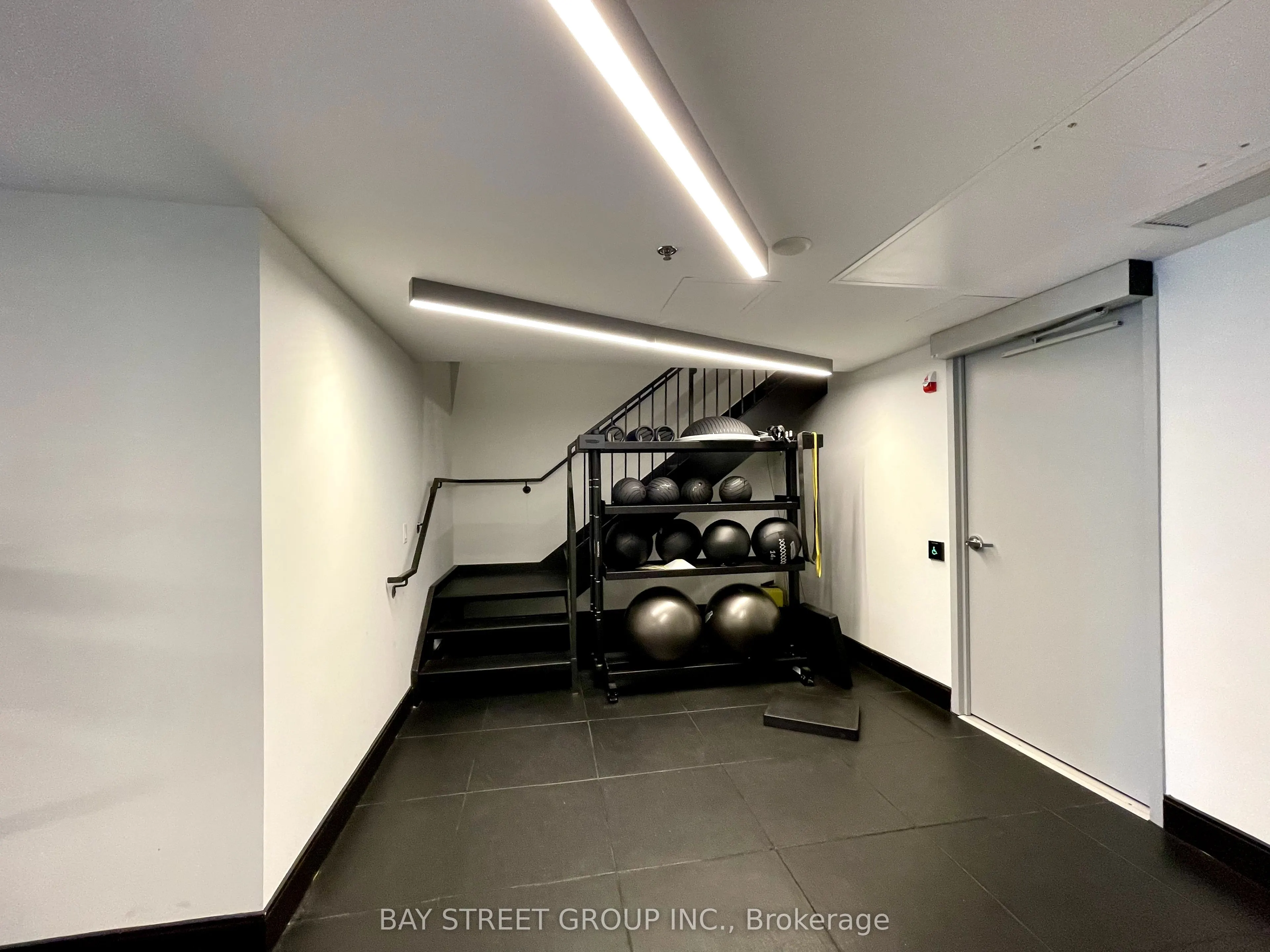 90 Glen Everest Road, #808