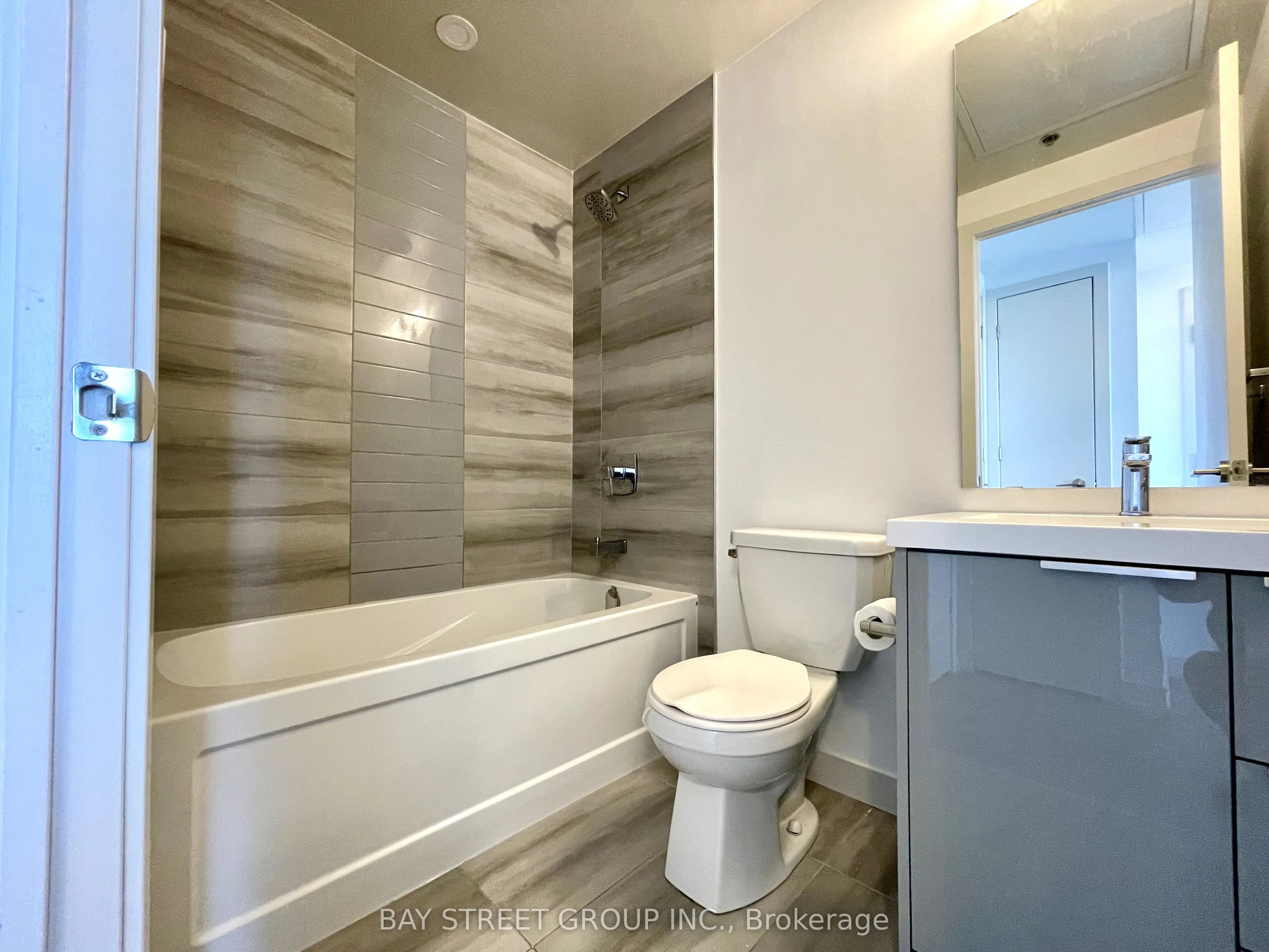 90 Glen Everest Road, #808