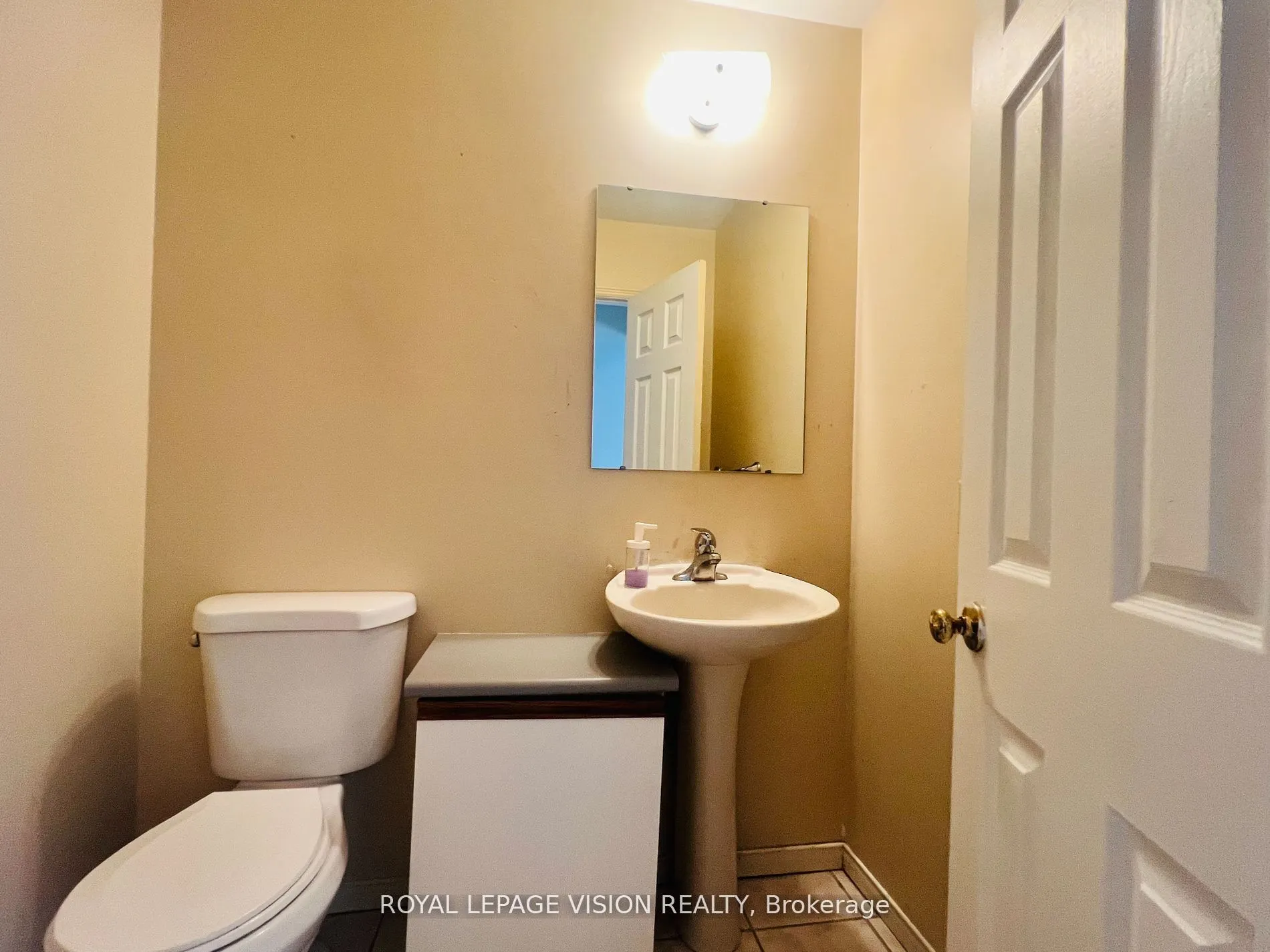 2 Glenheather Terrace, #Upper
