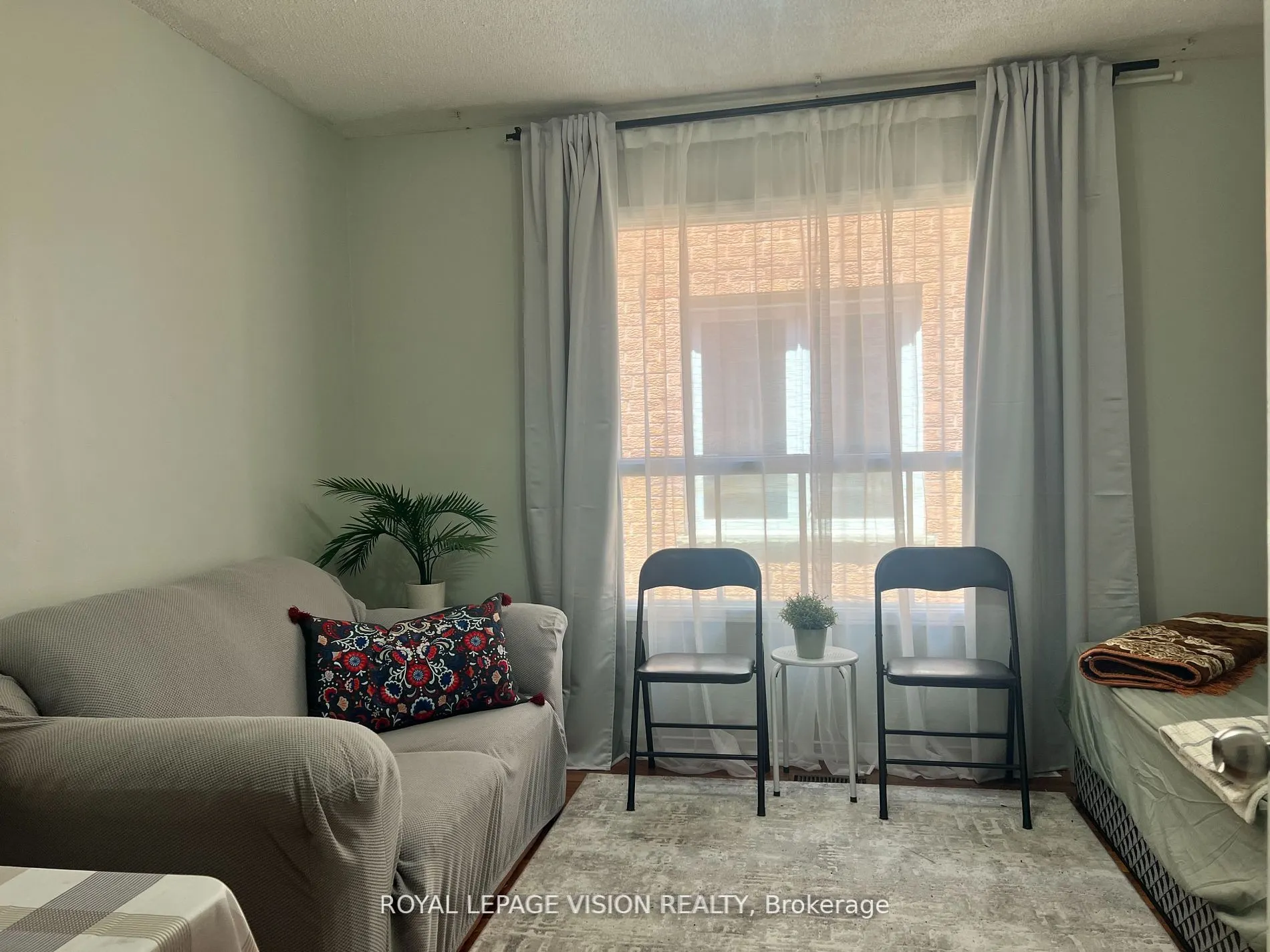 2 Glenheather Terrace, #Upper