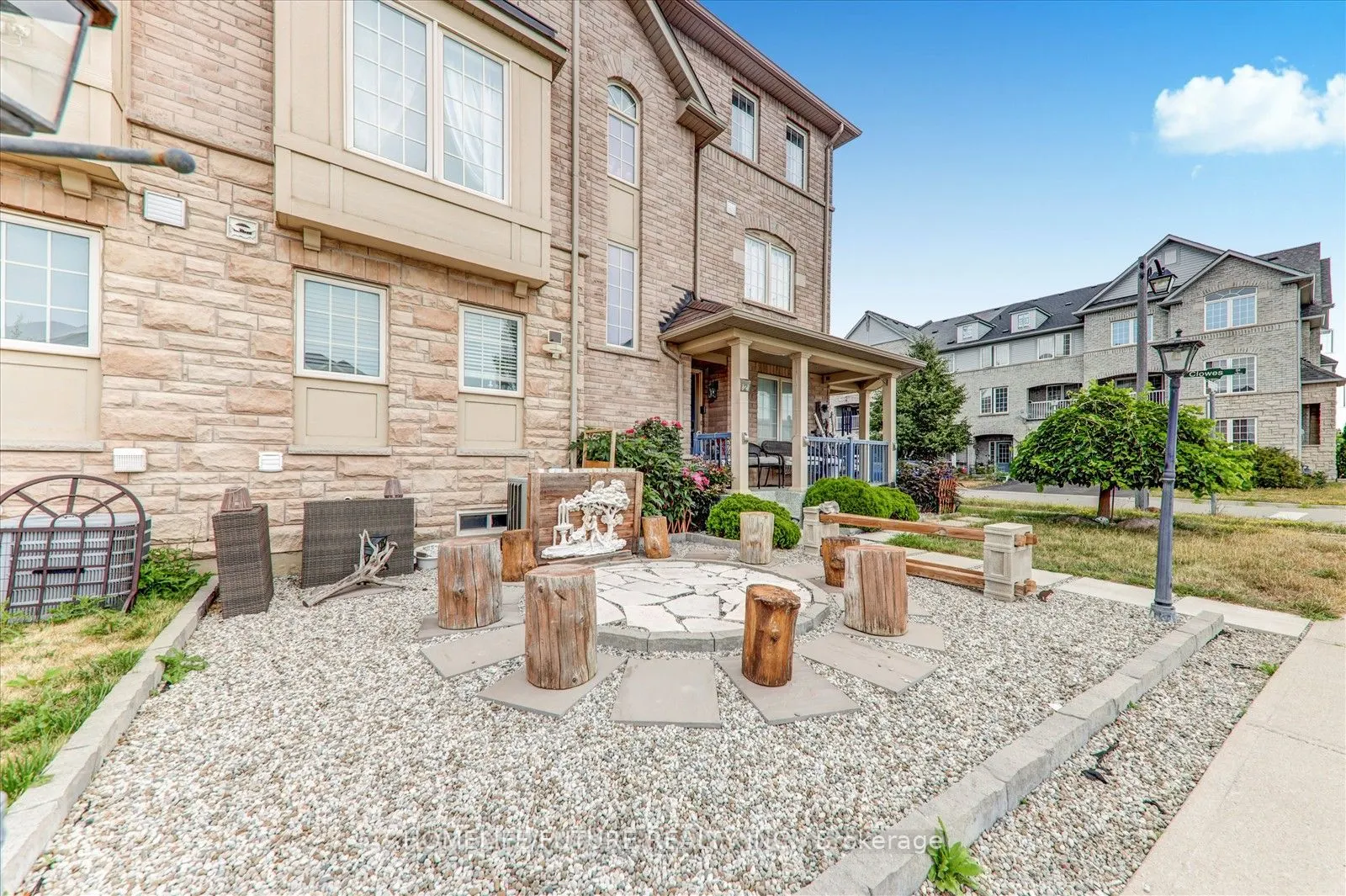 2 Clowes Street