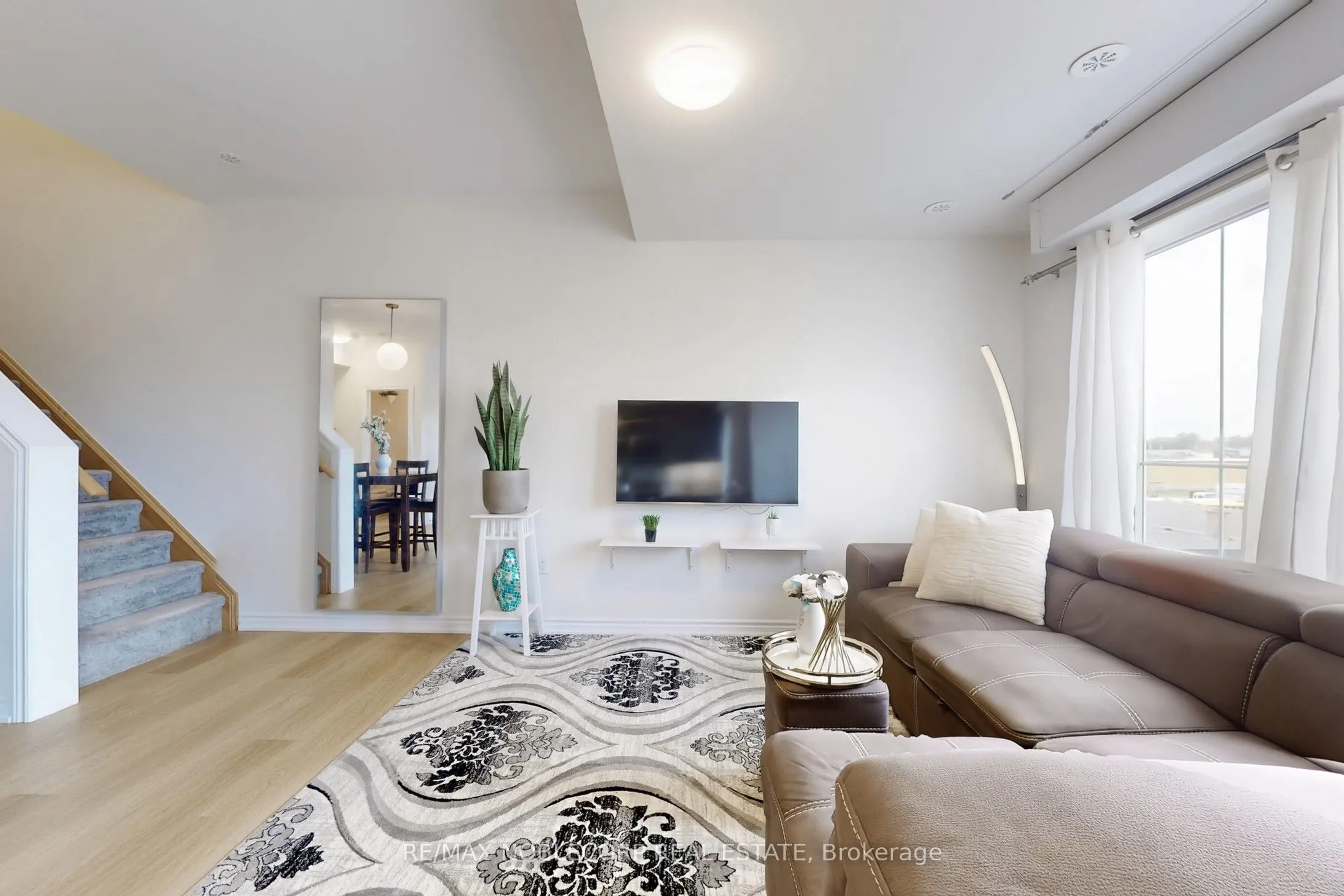 470 BERESFORD Path, #15