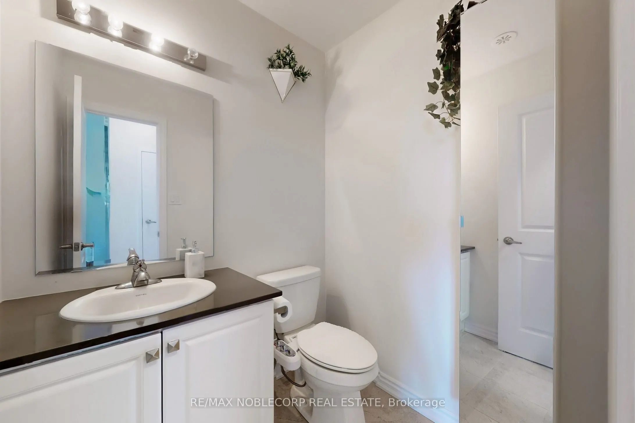 470 BERESFORD Path, #15