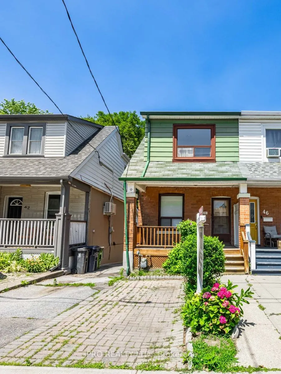 44 Queensdale Avenue
