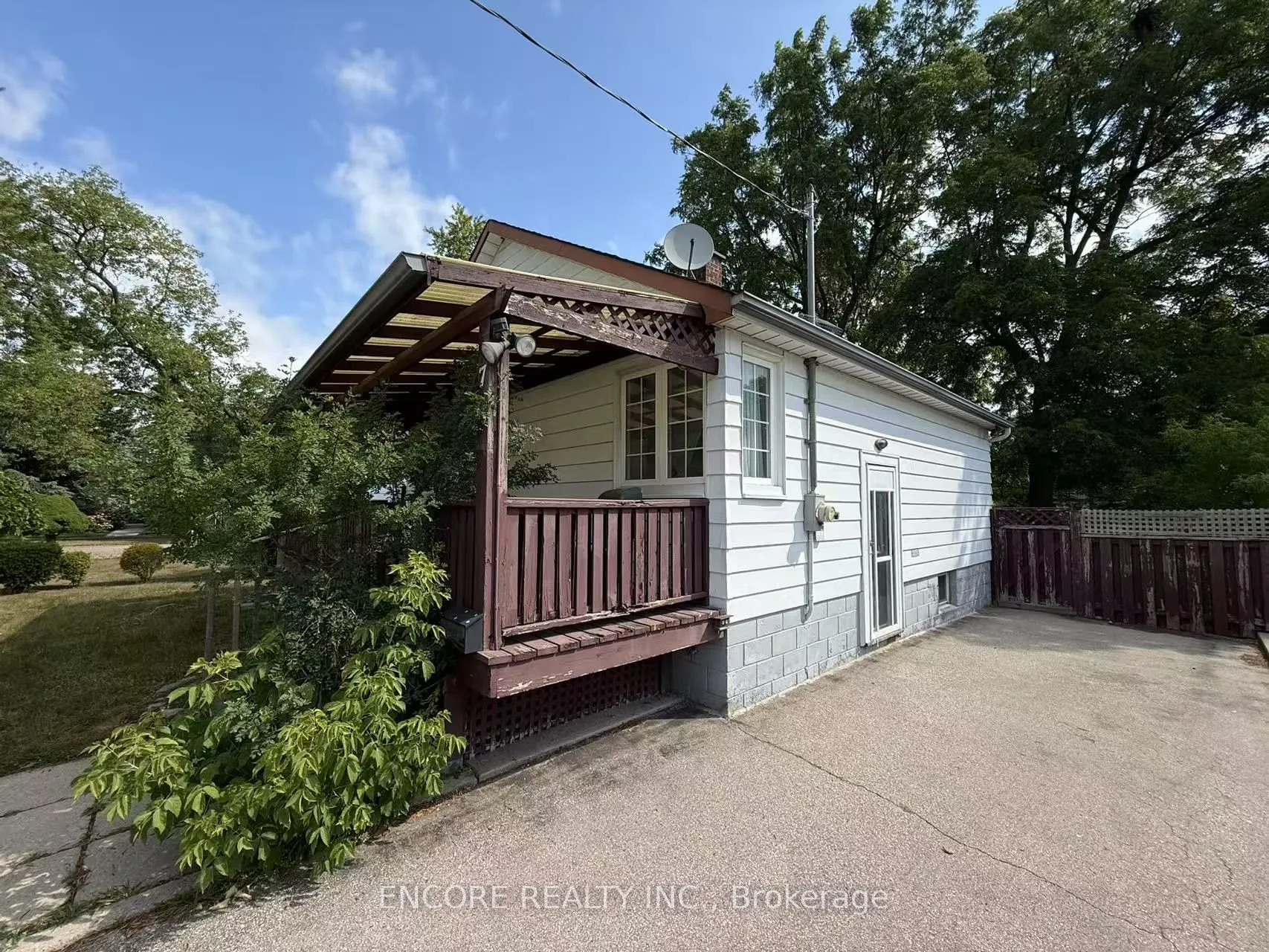 7 Weir Crescent