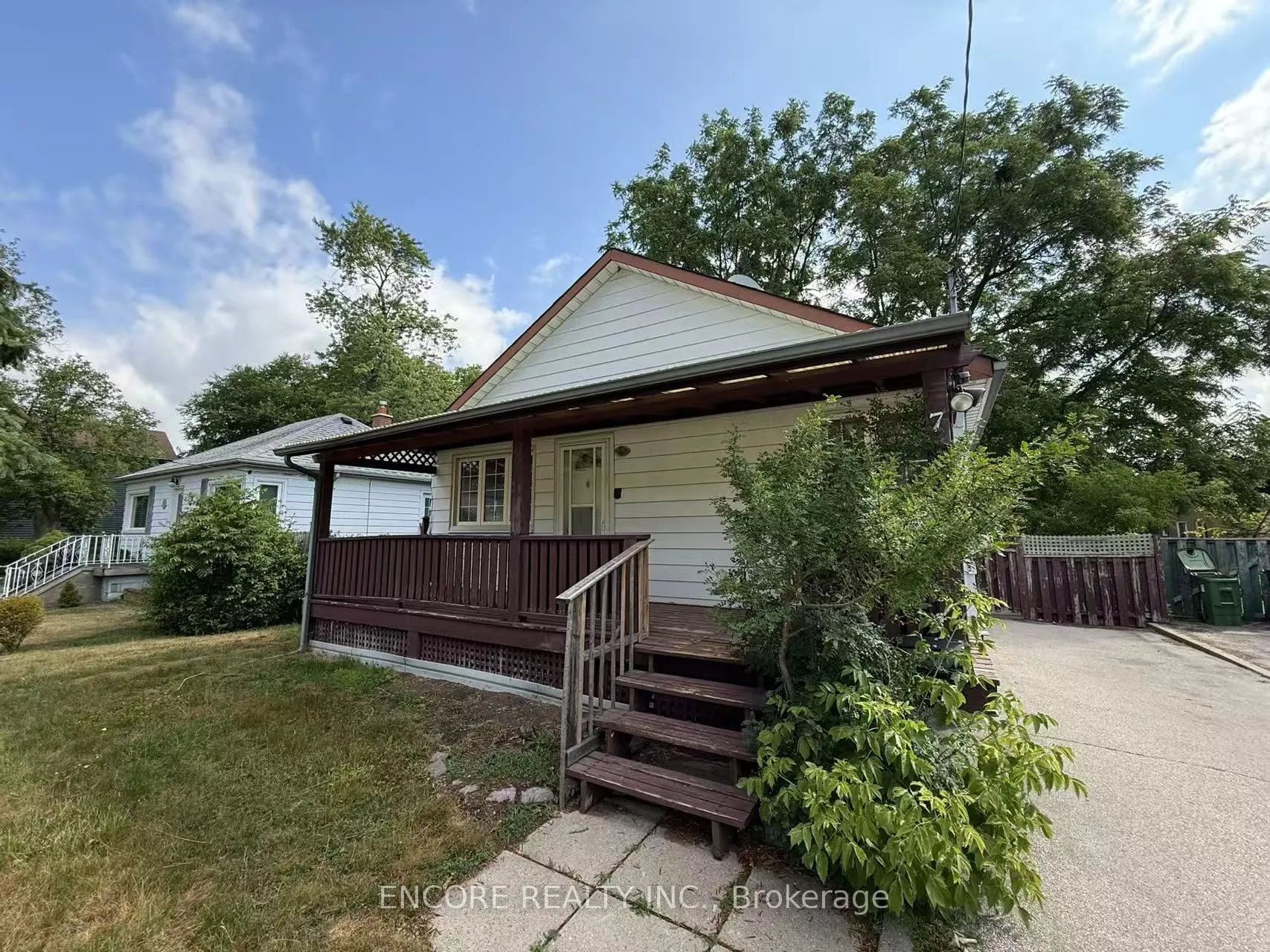7 Weir Crescent