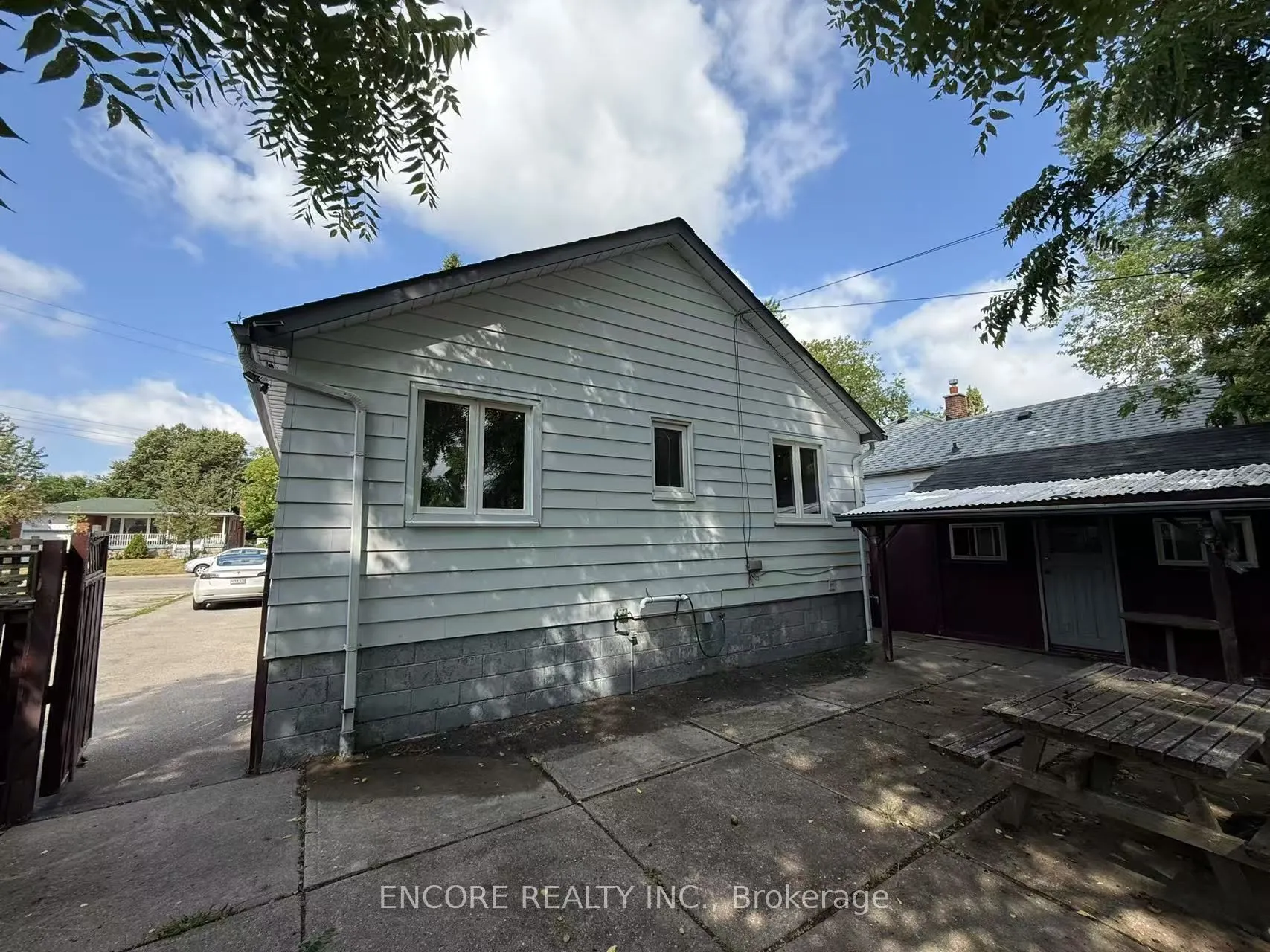 7 Weir Crescent