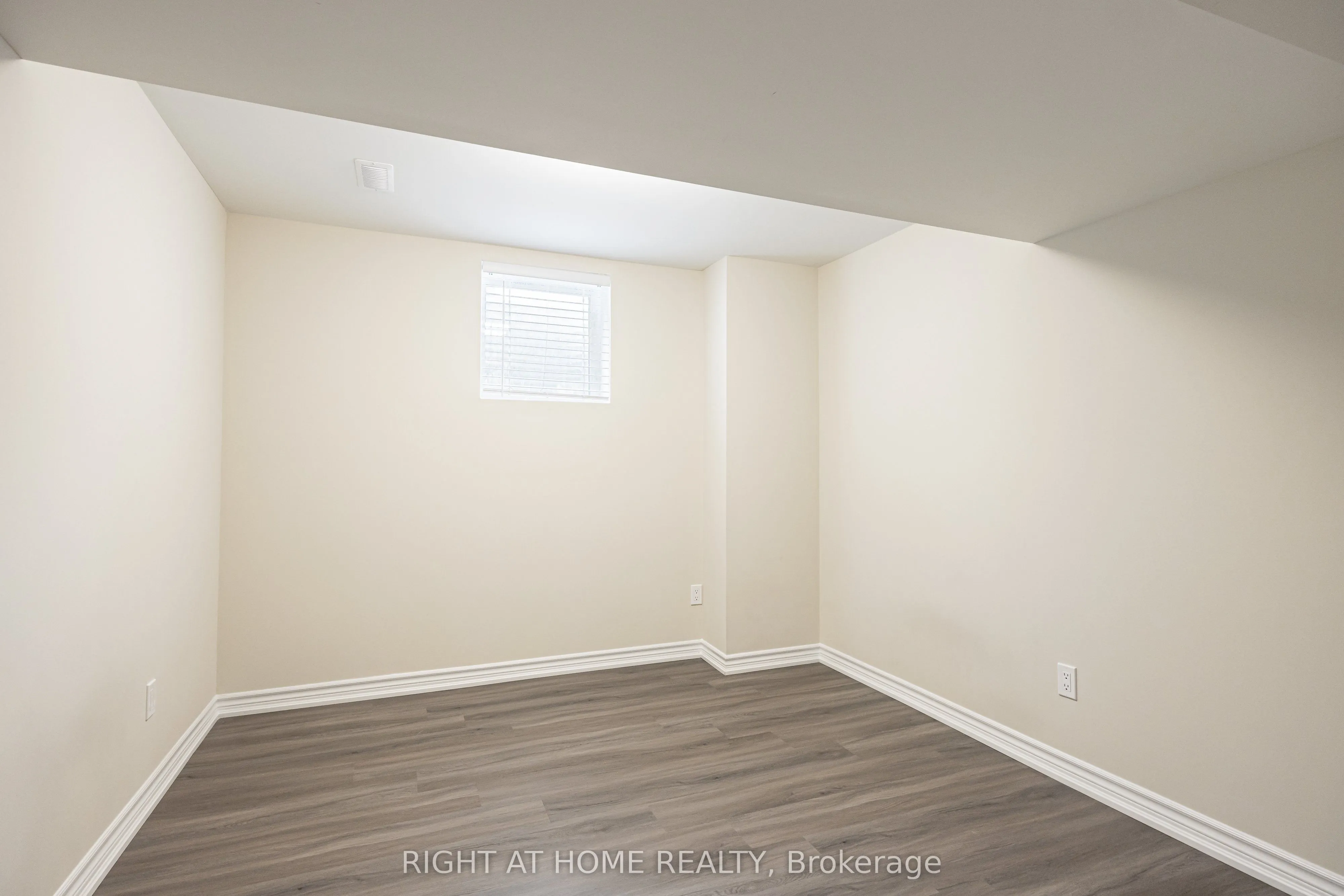 40 Sabbe Crescent, #Basement